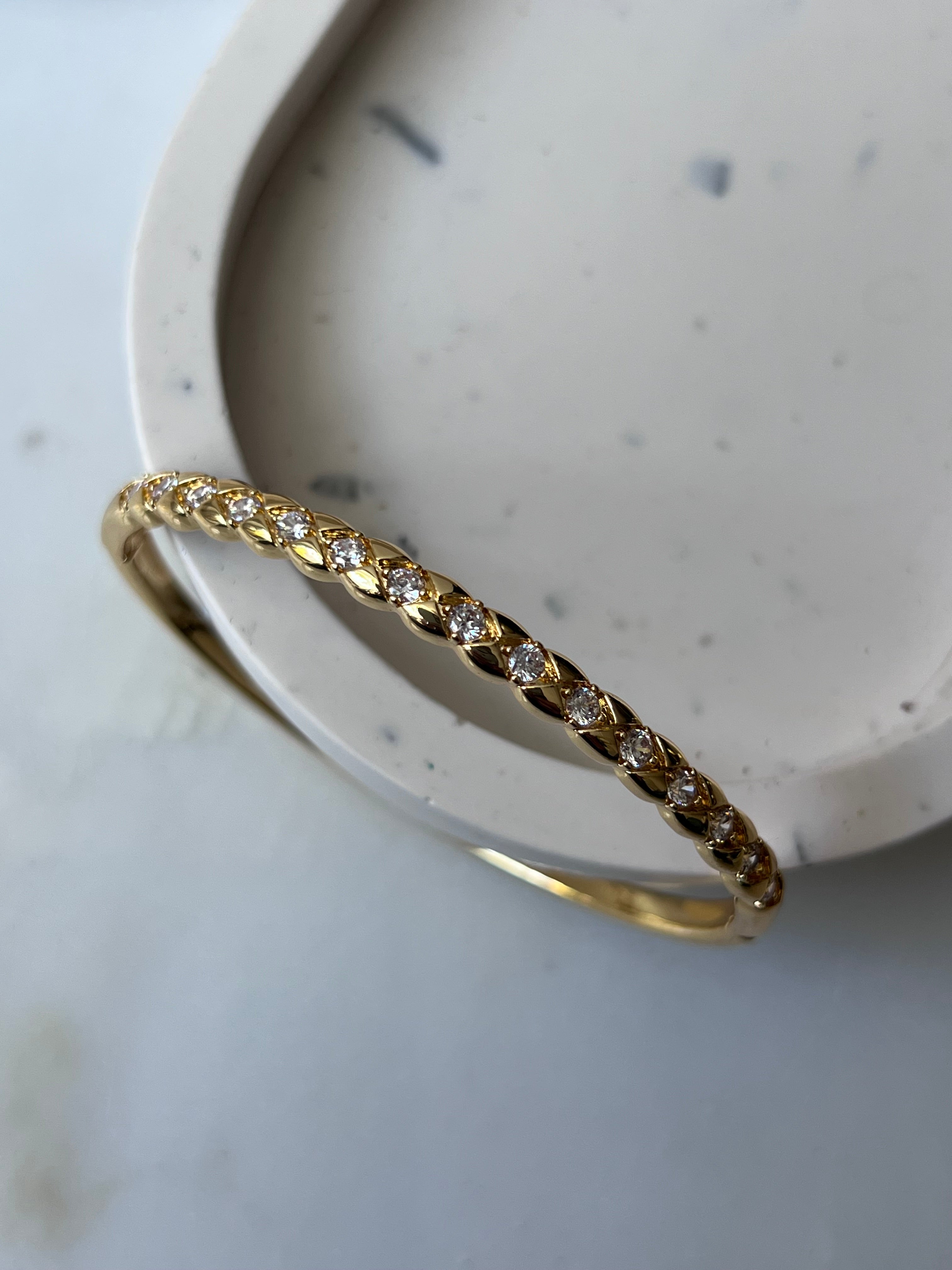 CRYSTAL DISTRICT| Gold/Silver Luxury Pavé Bangle