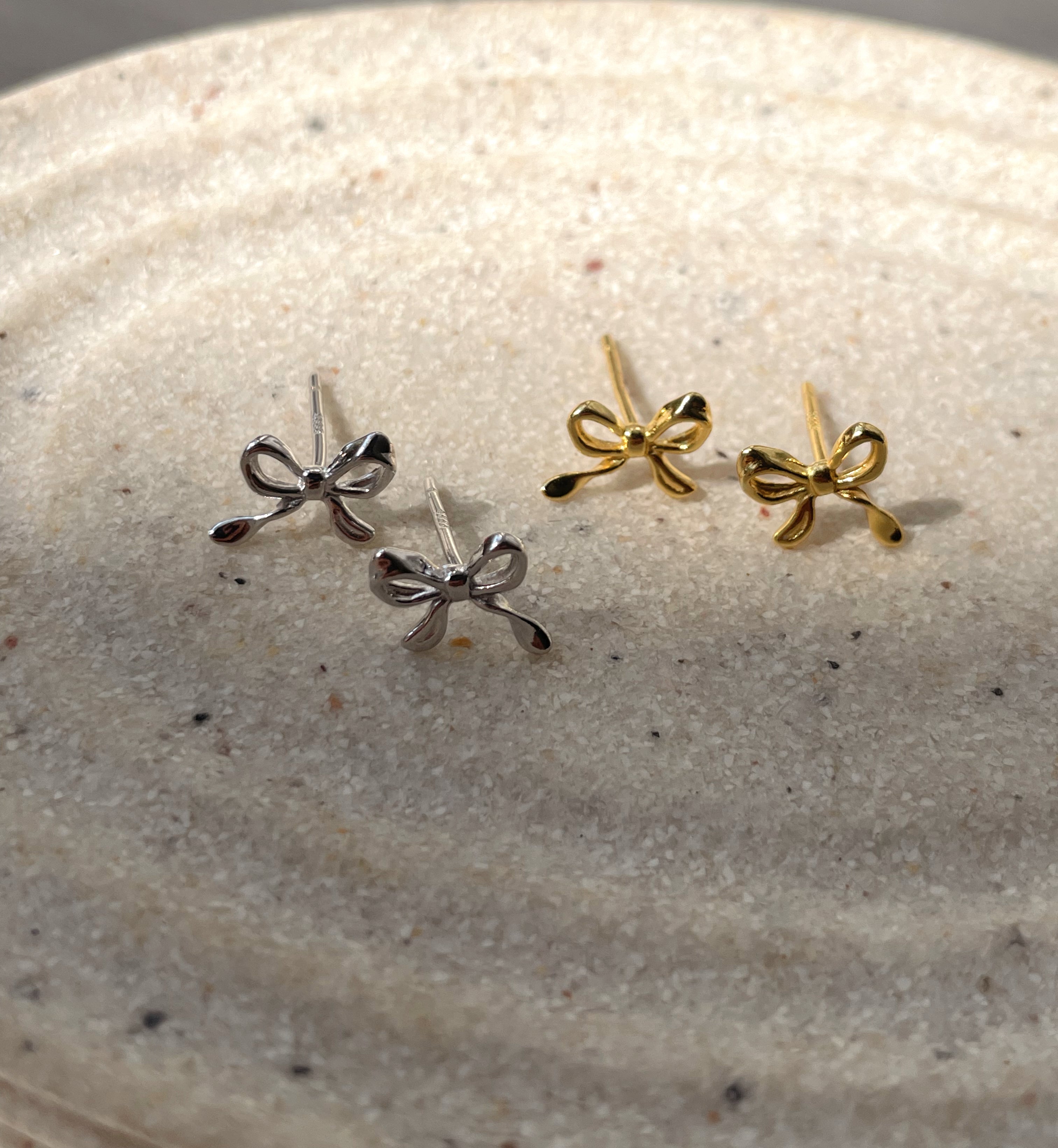 UNDERSTATED BOW | S925 Sterling Silver | 18ct Gold/Silver plated | Dainty Bow Stud | Earring