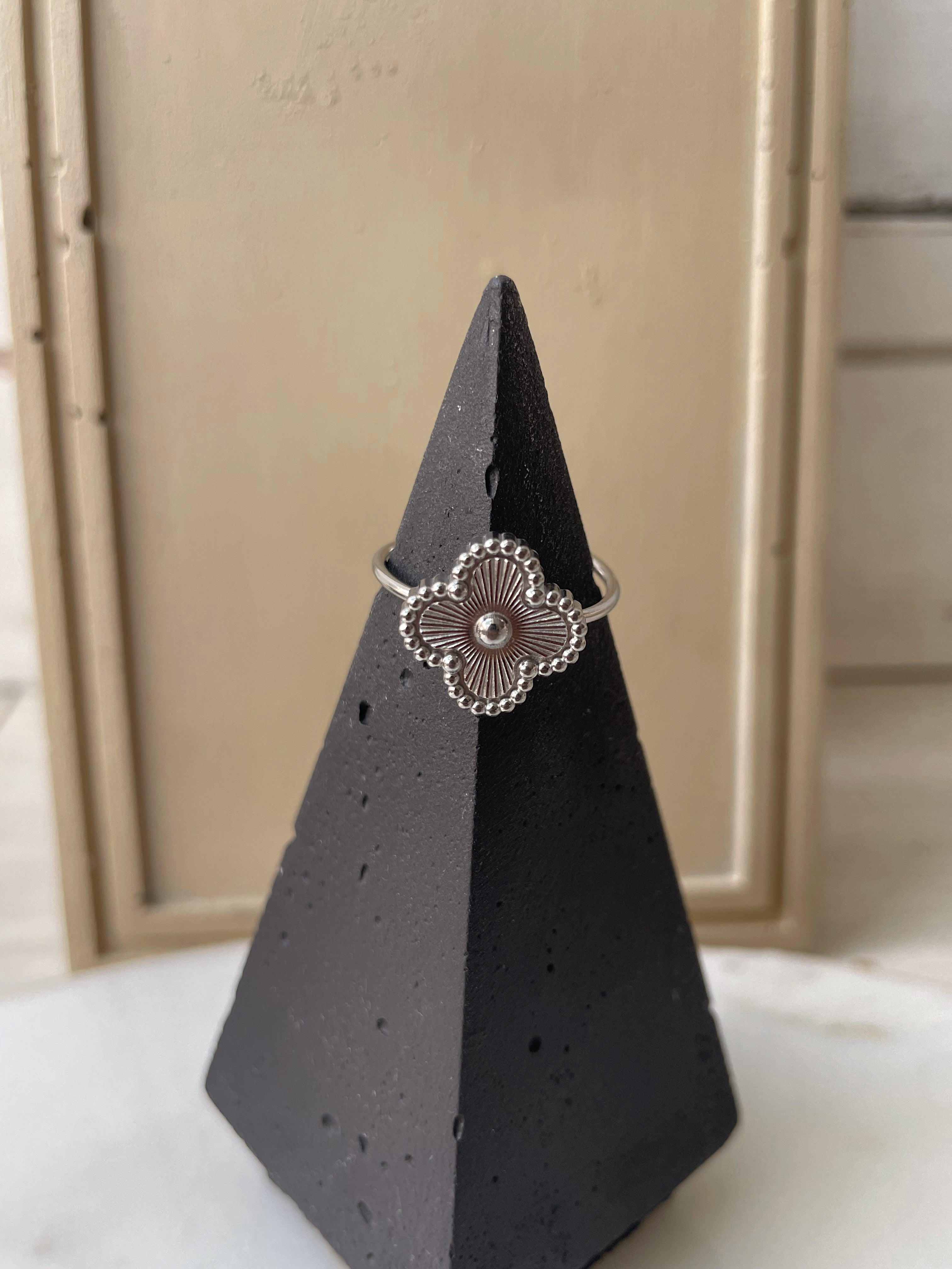 CLOVER RING | Tarnish Free | Gold/Silver Black/White Clover Flower | Ring