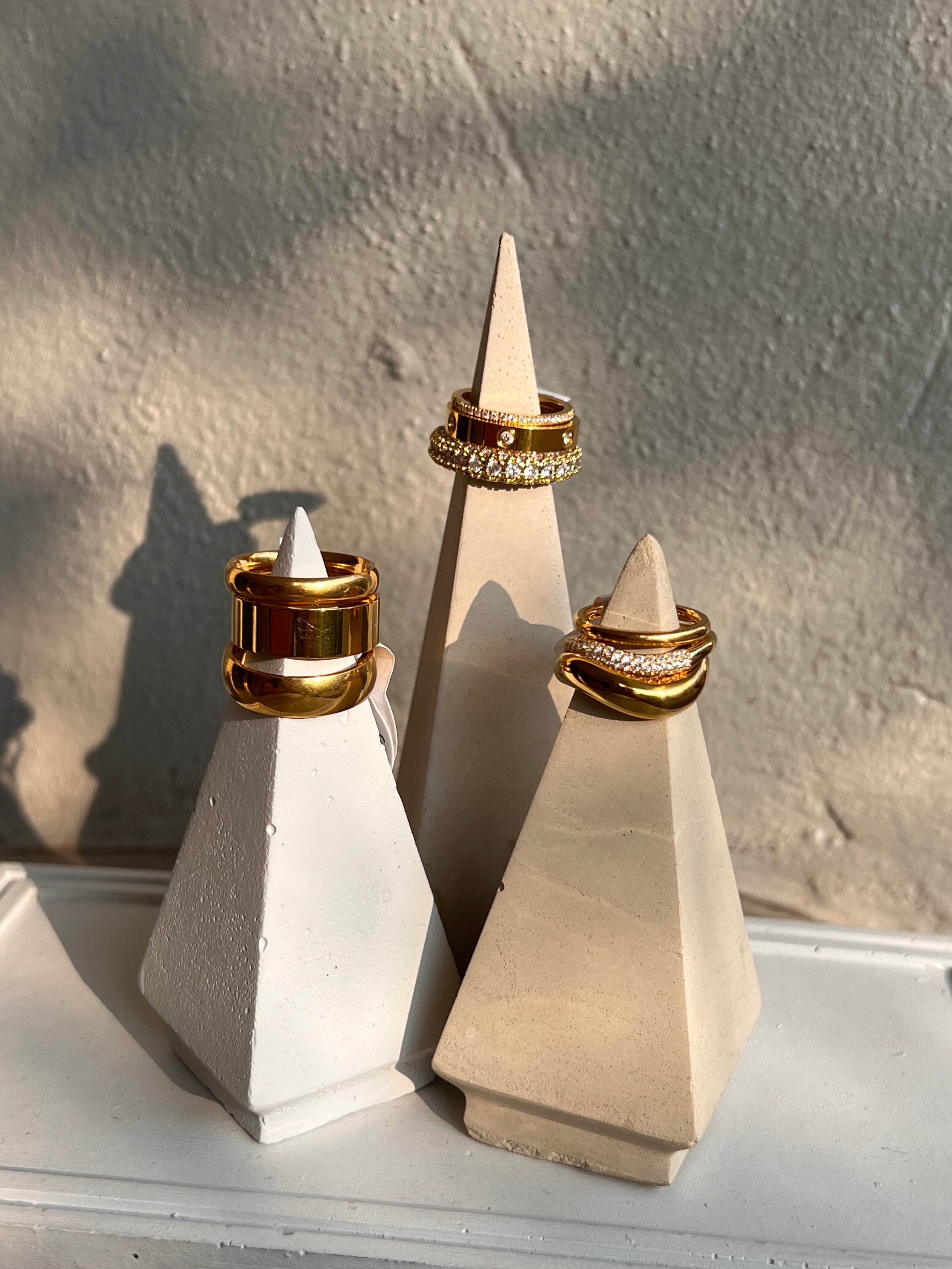 LUXE WAVE RING | S925 | Gold cubic zirconia band | Ring