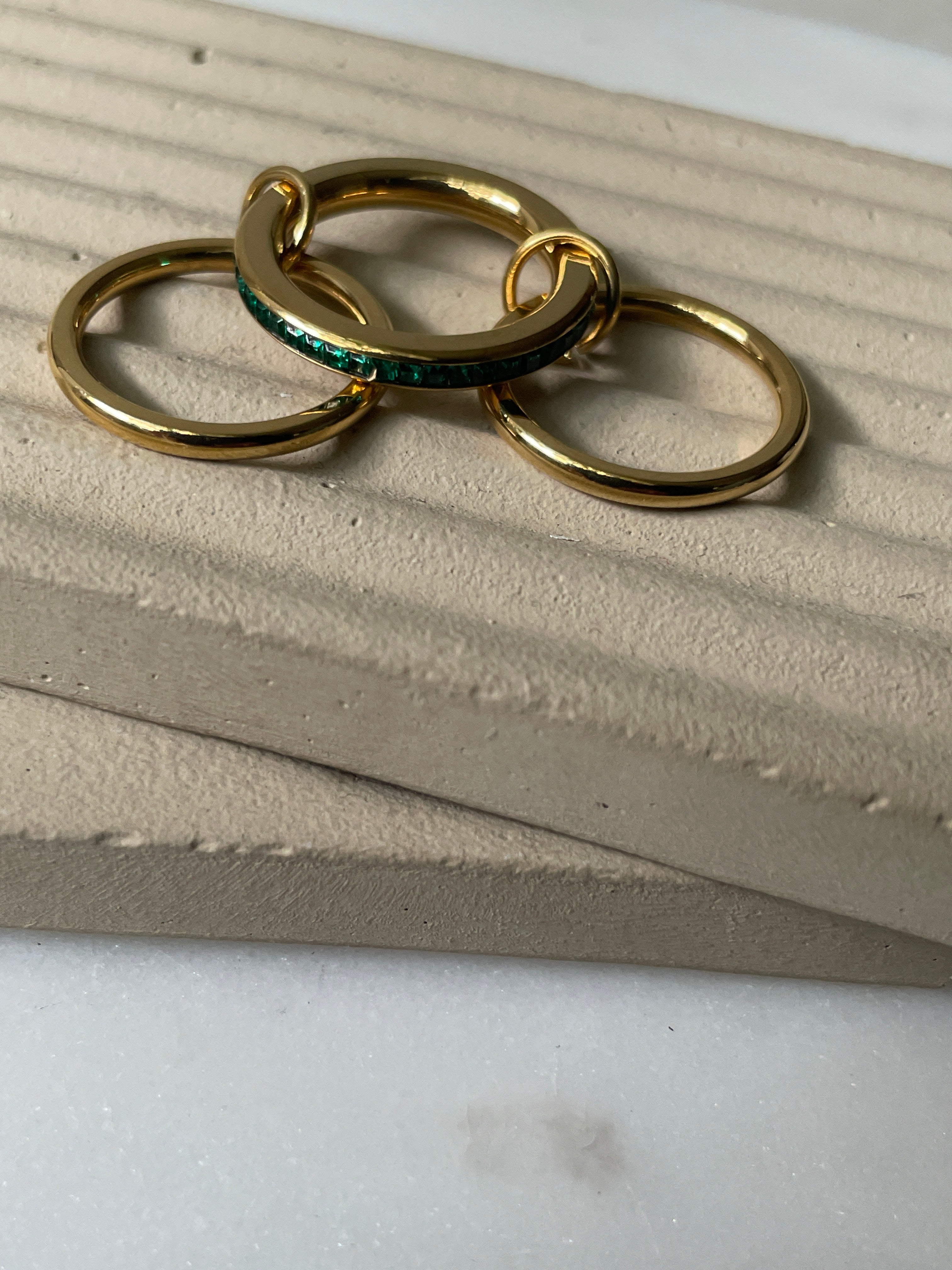 EMARA| Tarnish-Free| Linked 3 Eternity Bands Ring|Gold and Emerald ring