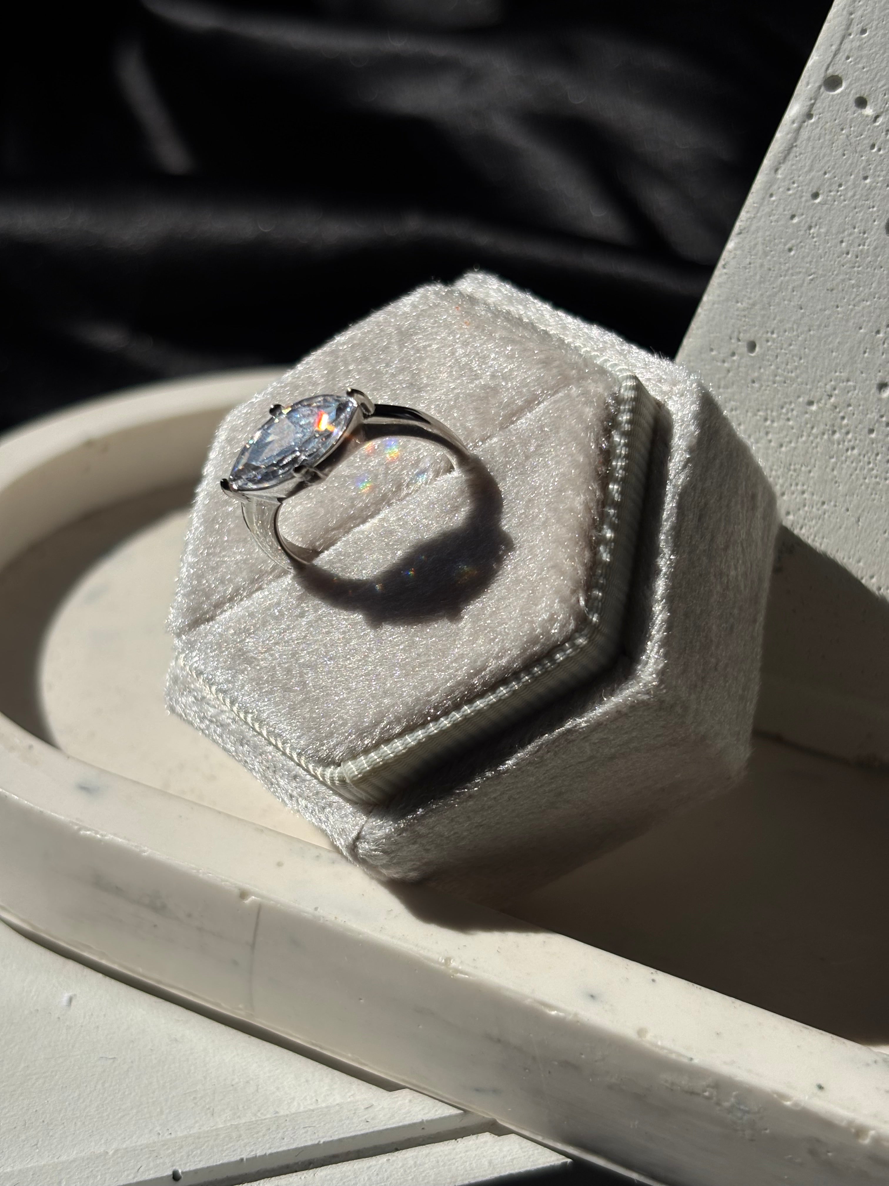 OFF-DUTY| TARNISH-FREE| PINKY RING