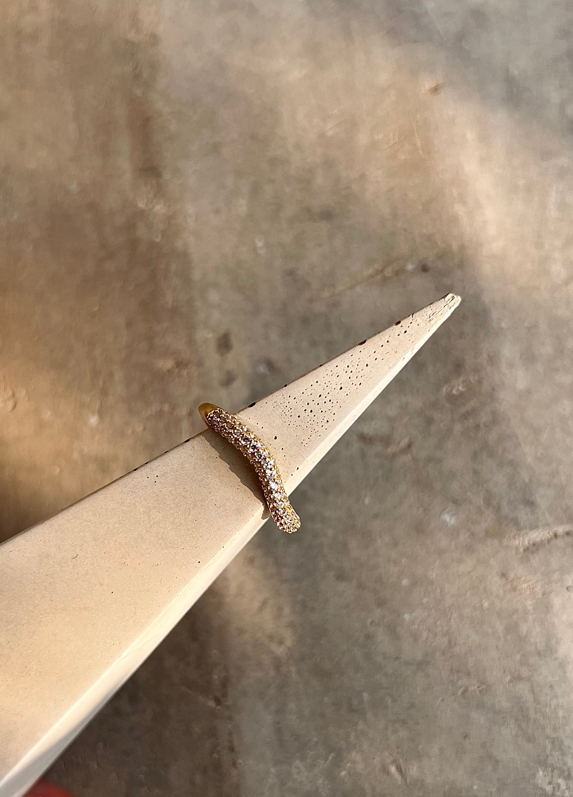 LUXE WAVE RING | S925 | Gold cubic zirconia band | Ring