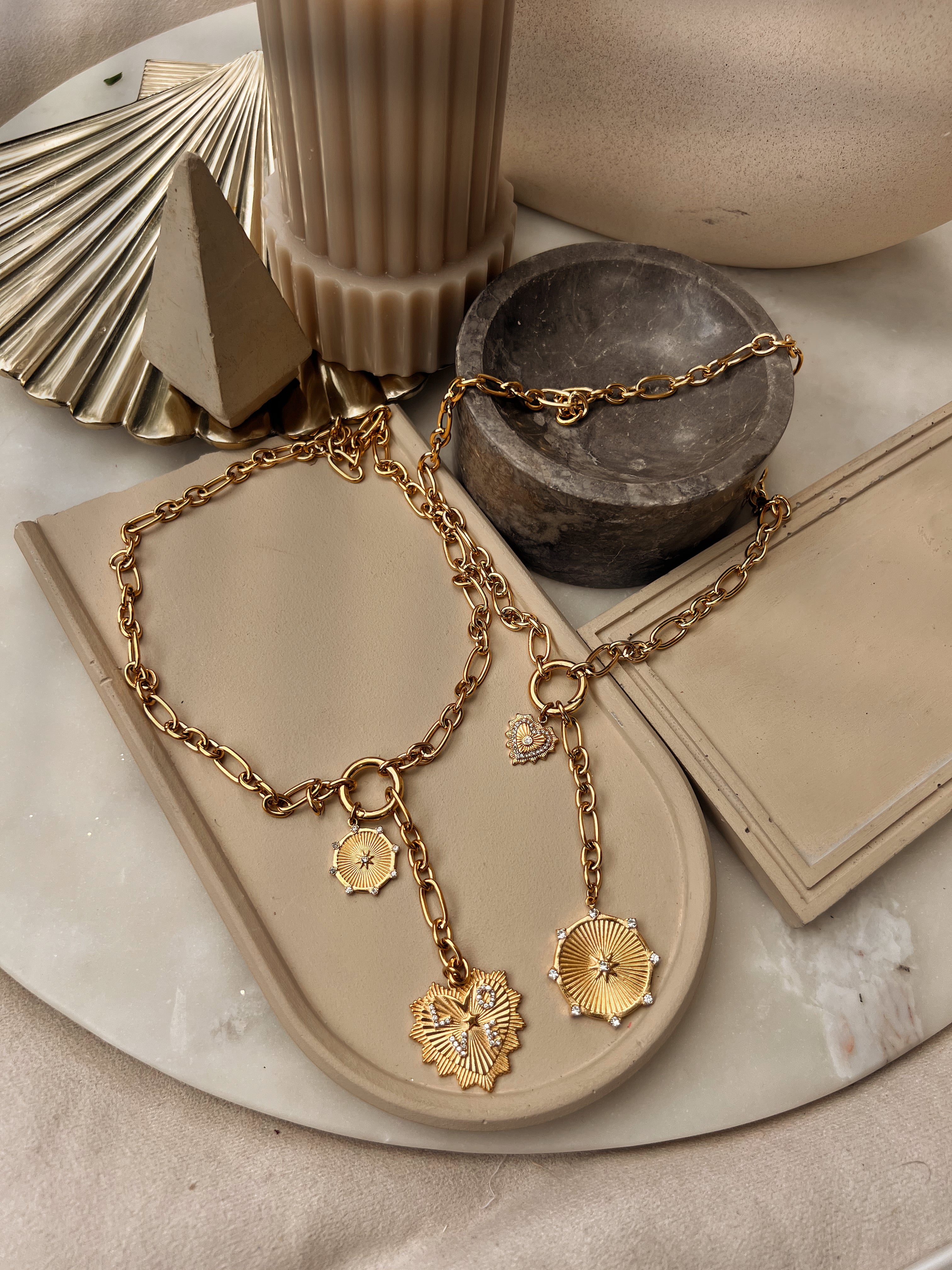 VINTAGE HEART I Tarnish Free | Necklace