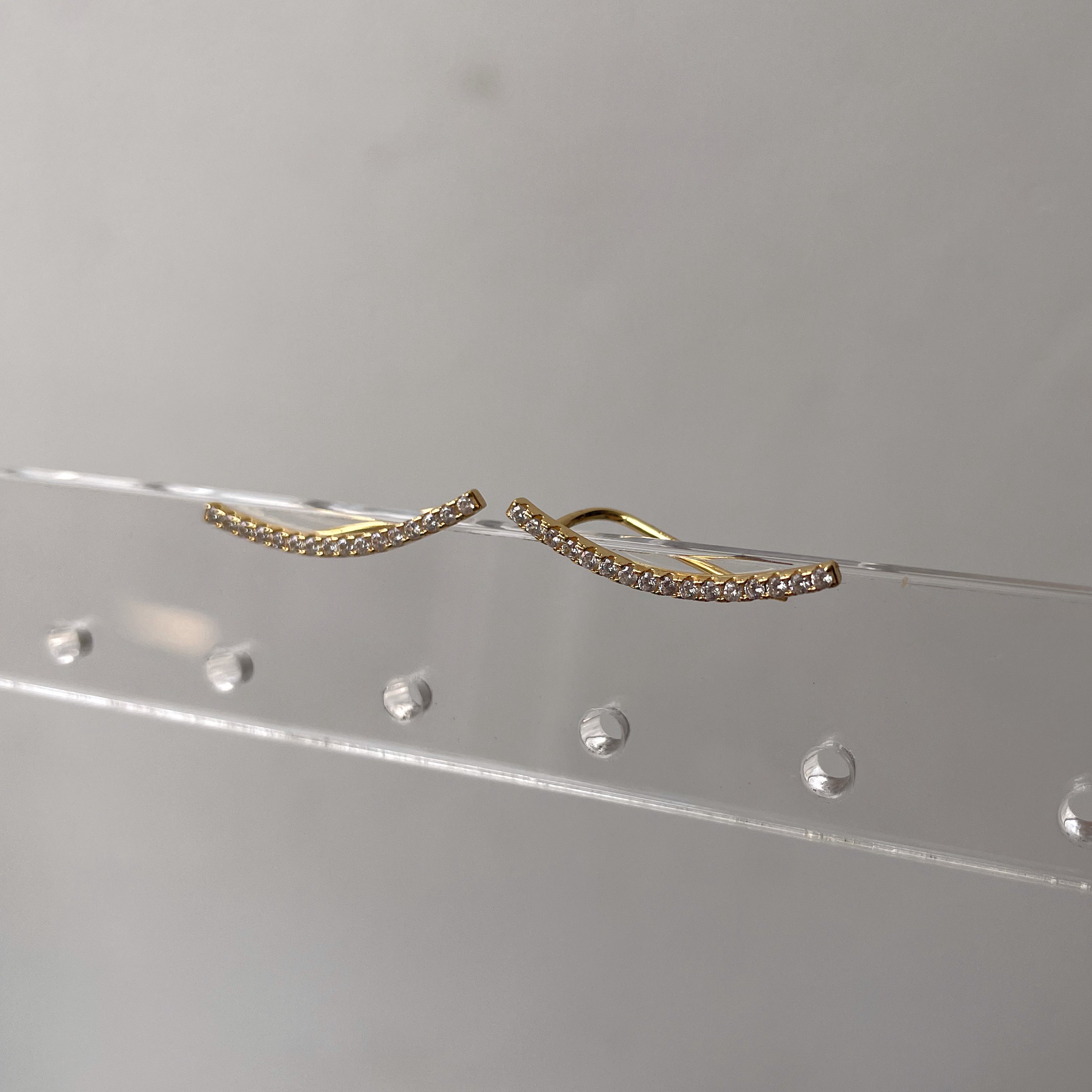 TAMAR | S925 Sterling Silver | 18k Gold Plated I Cubic Zirconia | Linear Crawler | Earring