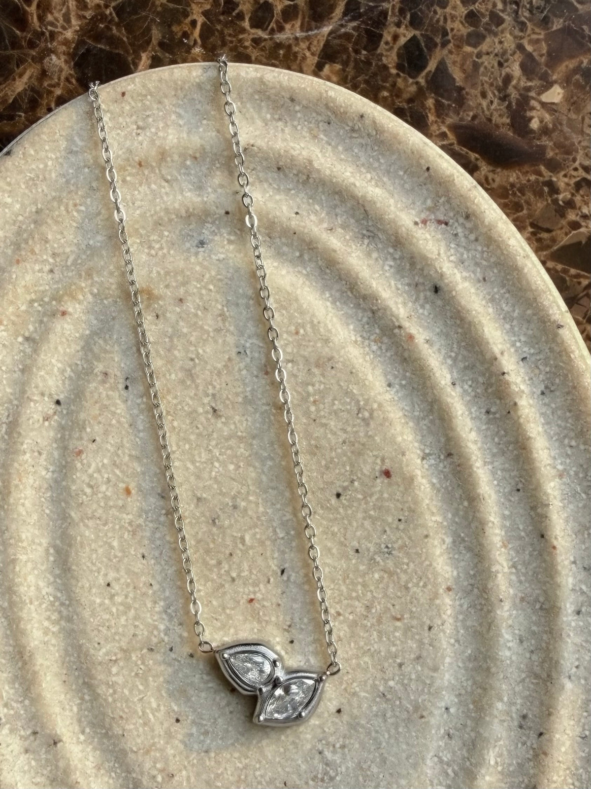 FLEUR| TARNISH-FREE PENDANT NECKLACE
