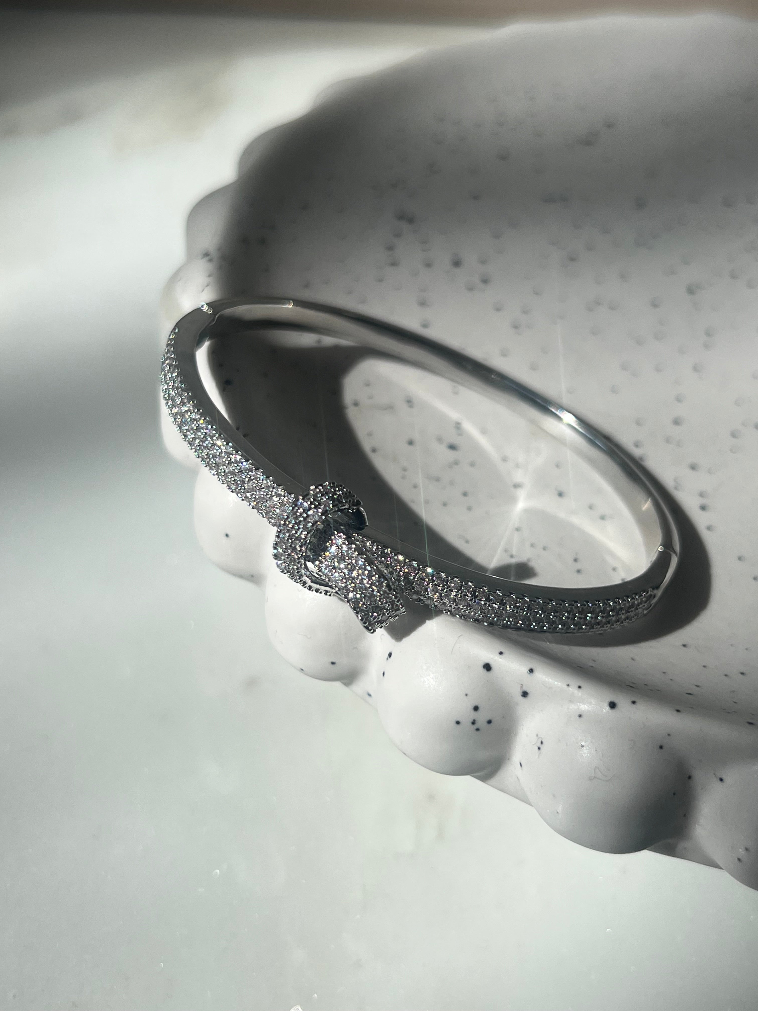 LOVELOOP| Gold/Silver Knot Bangle