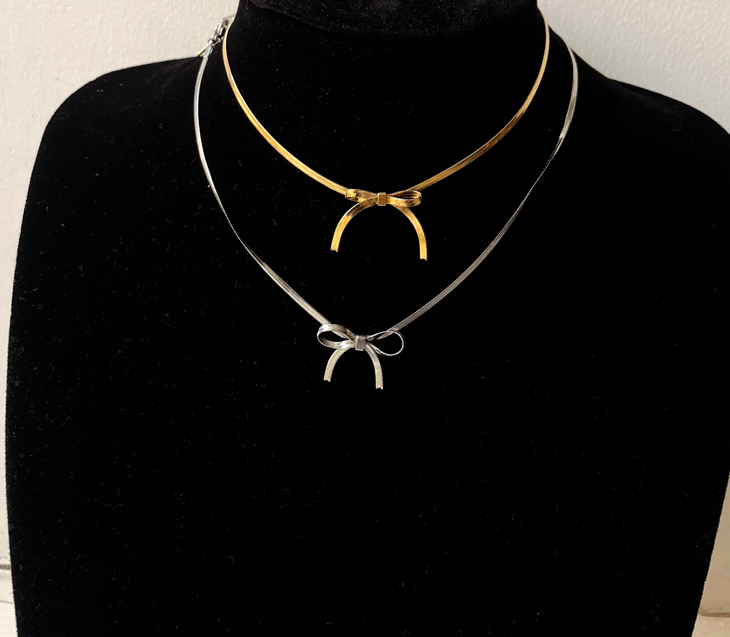 IT GIRL | Tarnish Free | Gold/Silver Mini Bow | Choker Necklace