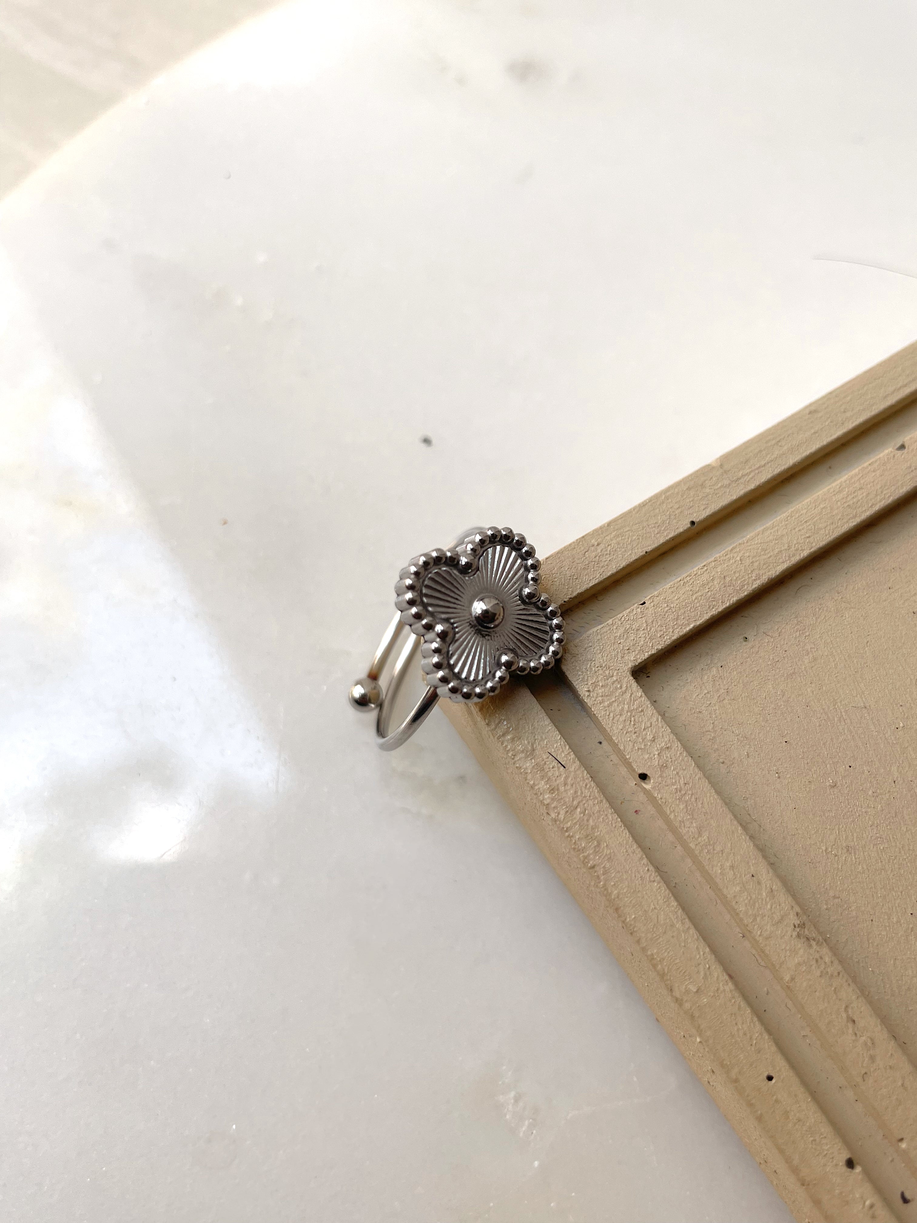 CLOVER RING | Tarnish Free | Gold/Silver Black/White Clover Flower | Ring