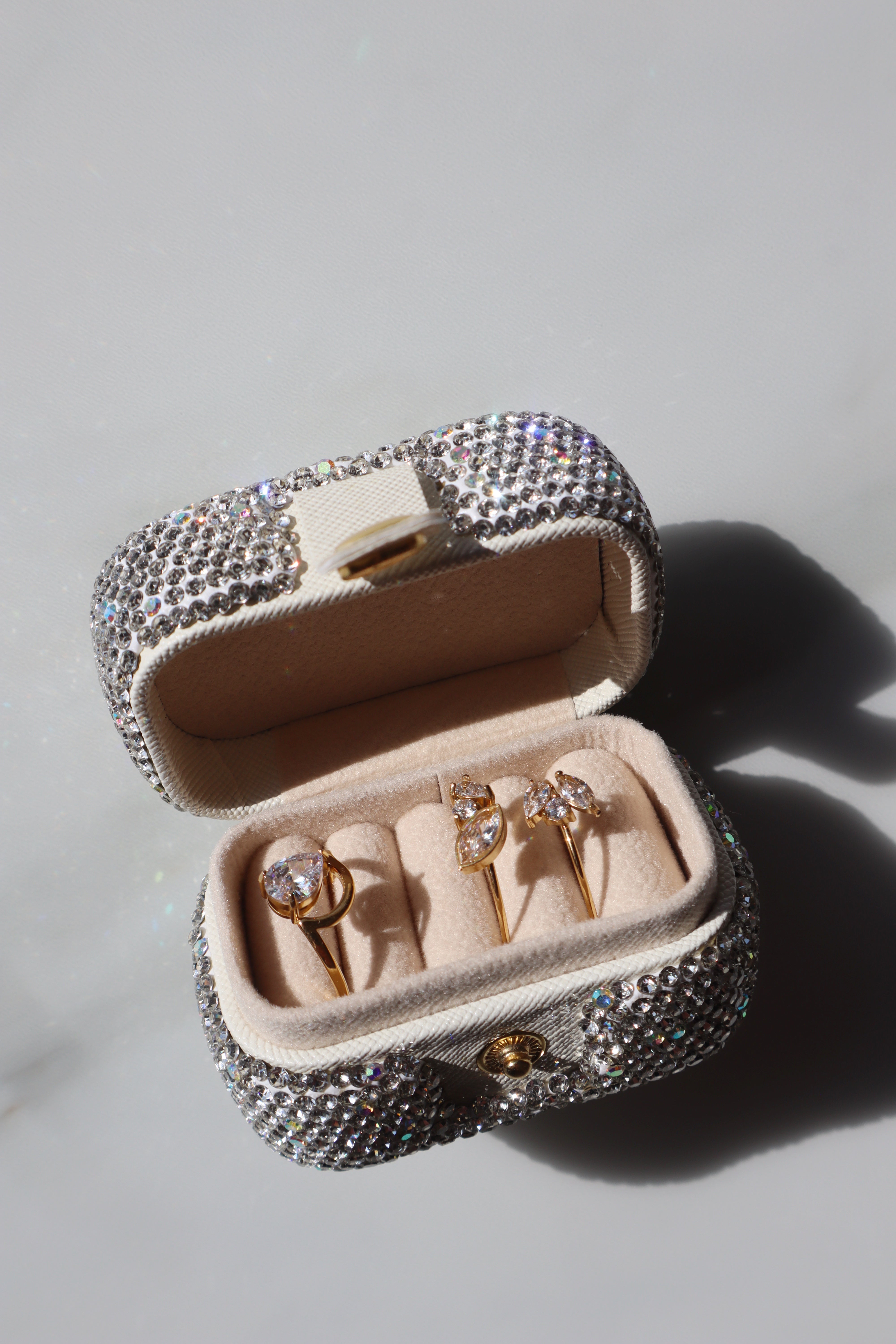 SPARKLE STASH| BEDAZZLED RING CASE