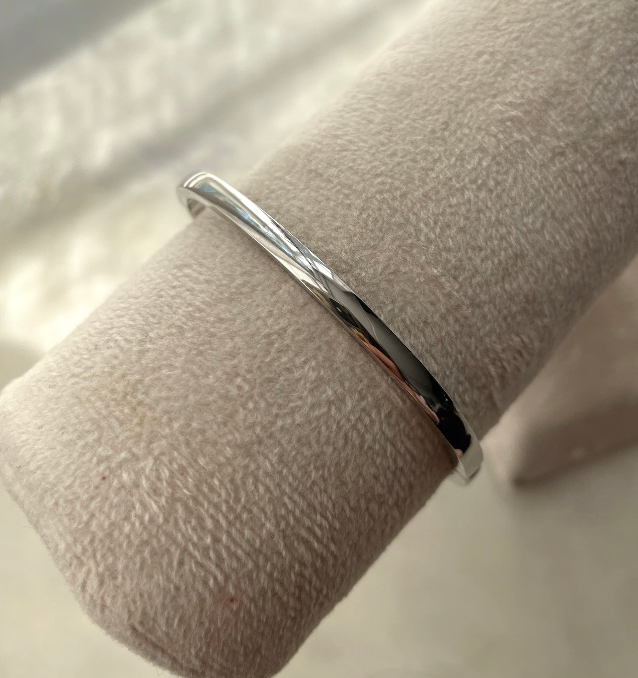 CHLOE for Loretta | Tarnish Free | Gold/Silver | Plain Bangle