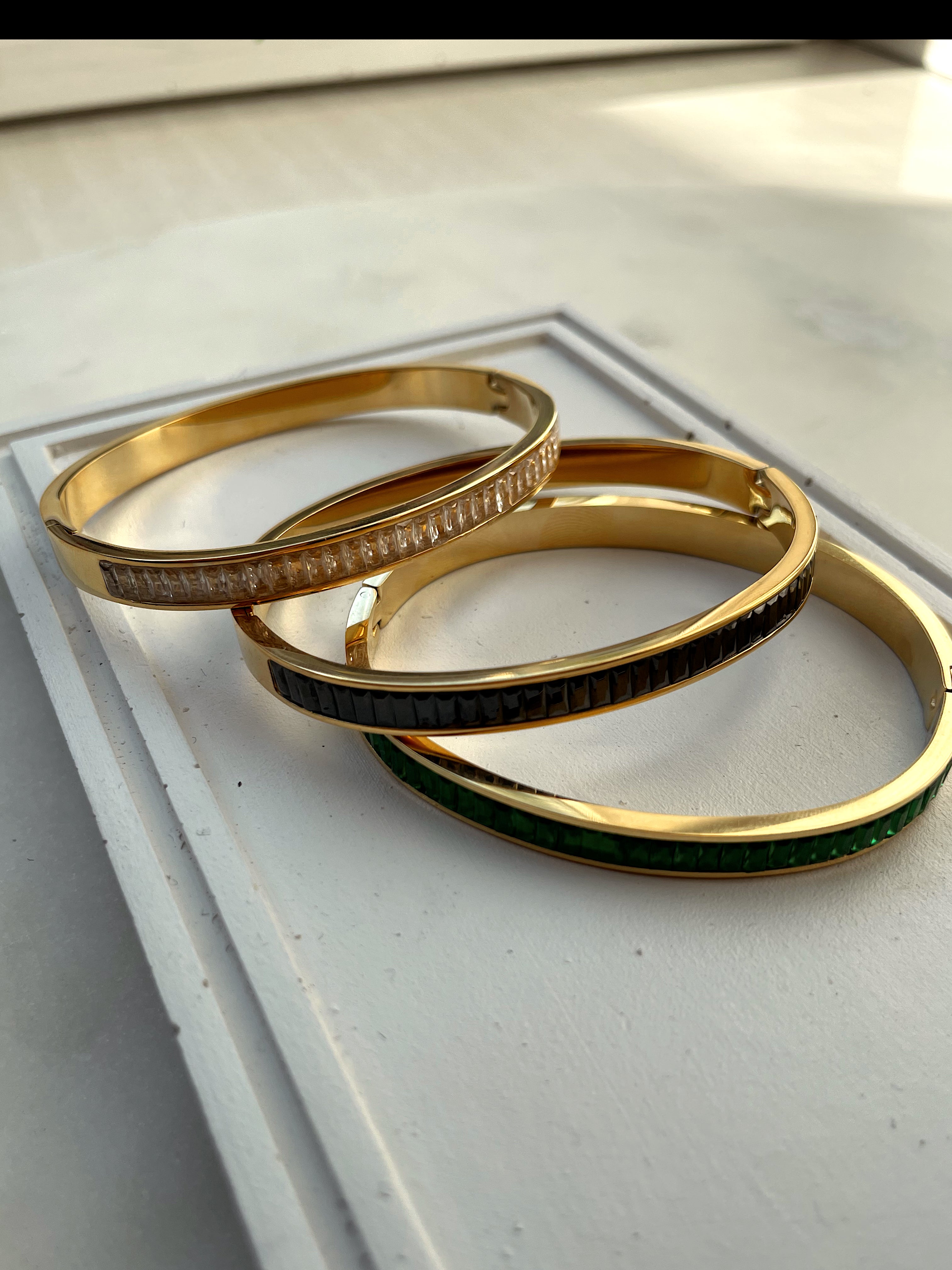 NORTH | Tarnish-Free | Gold Clear/Black/Emerald/Pink | Bangle