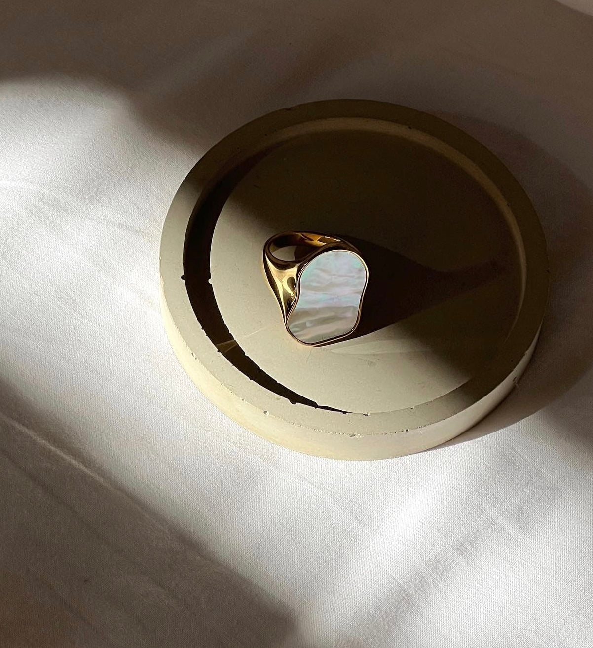 FEMMÉ | ZSxRizDhoda | Tarnish Free | Golden Pearl Chunky Oval Irregular Ring