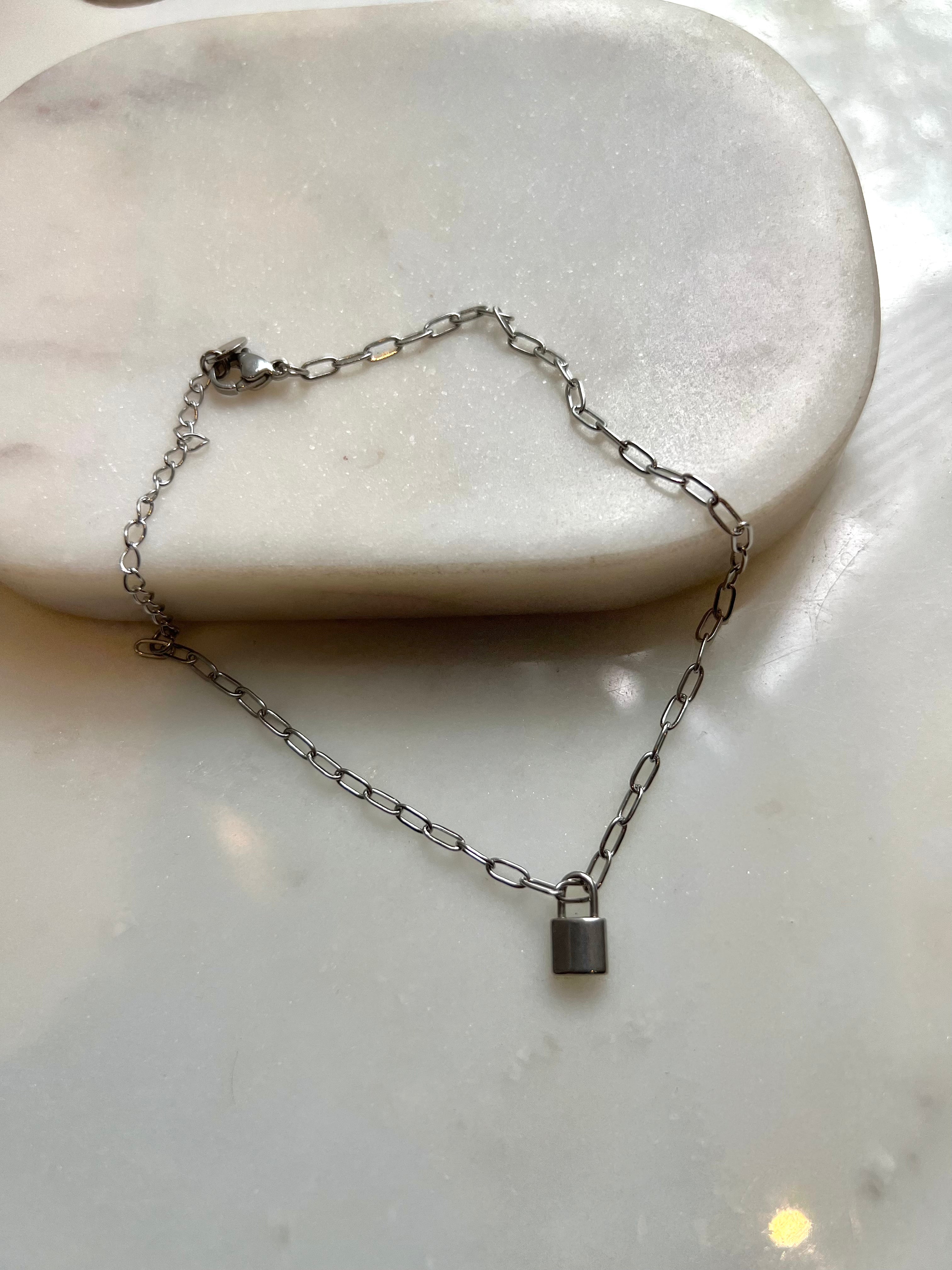 NUSHKA SINGLE LAYER | ANKLET | Tarnish-Free | Paper Clip Lock Anklet | Stainless Steel 18k Gold Plated