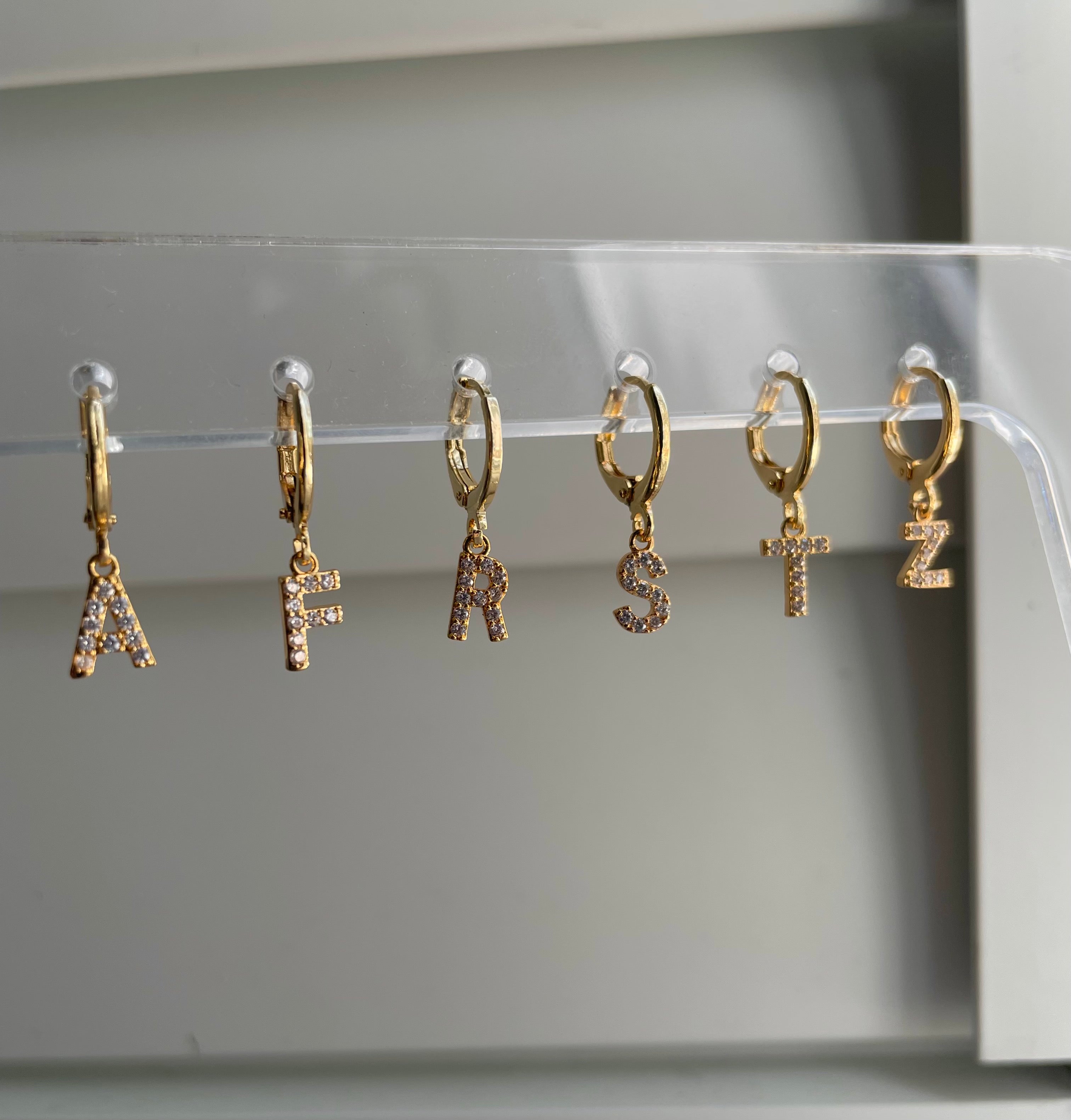 INITIAL HUGGIES | Earrings (One Piece)