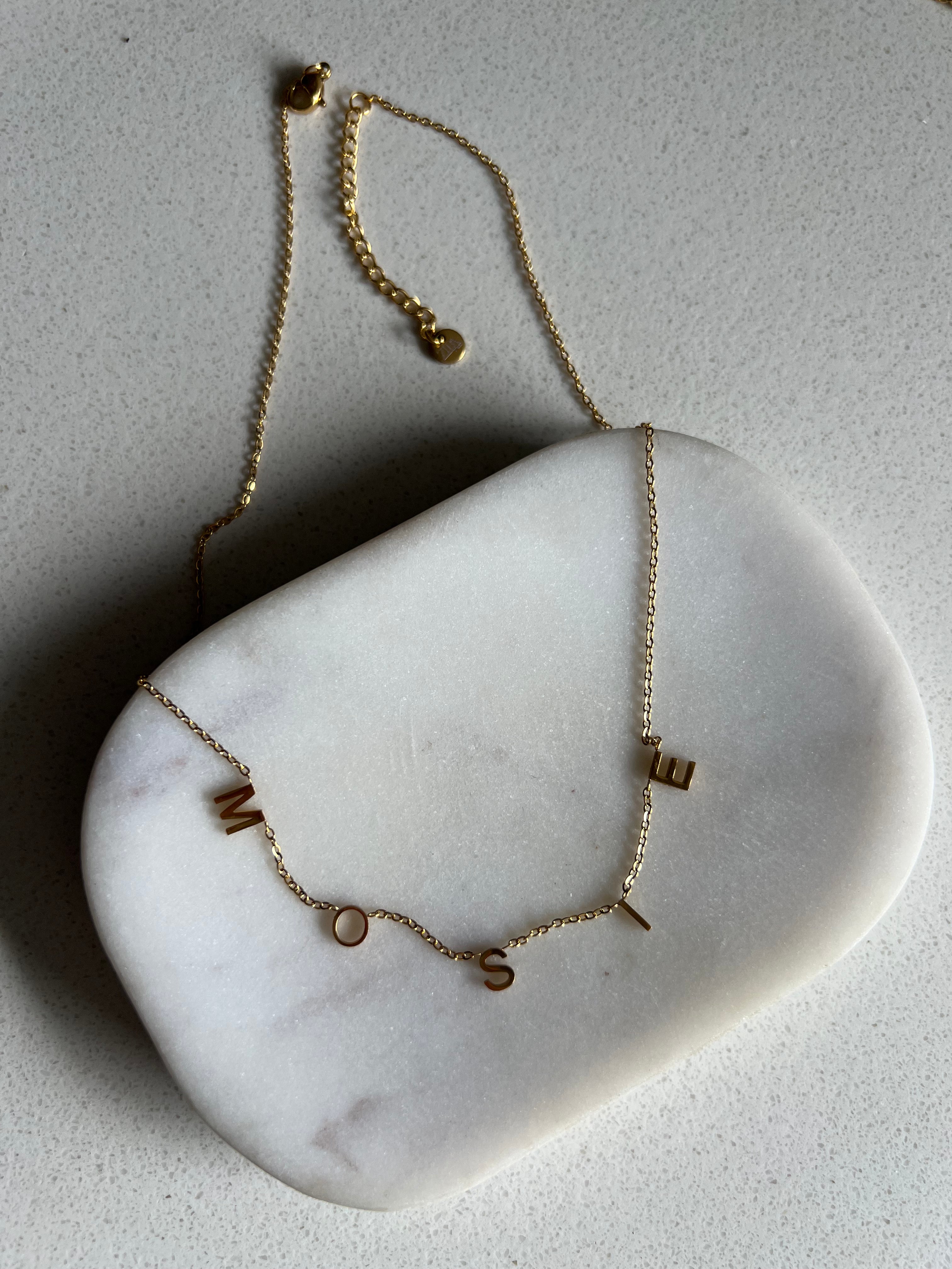 AUNT NECKLACES | 16 Terms | Spaced Out/Pendant Style | Tarnish Free | 18ct Gold Plated and Stainless Steel |
