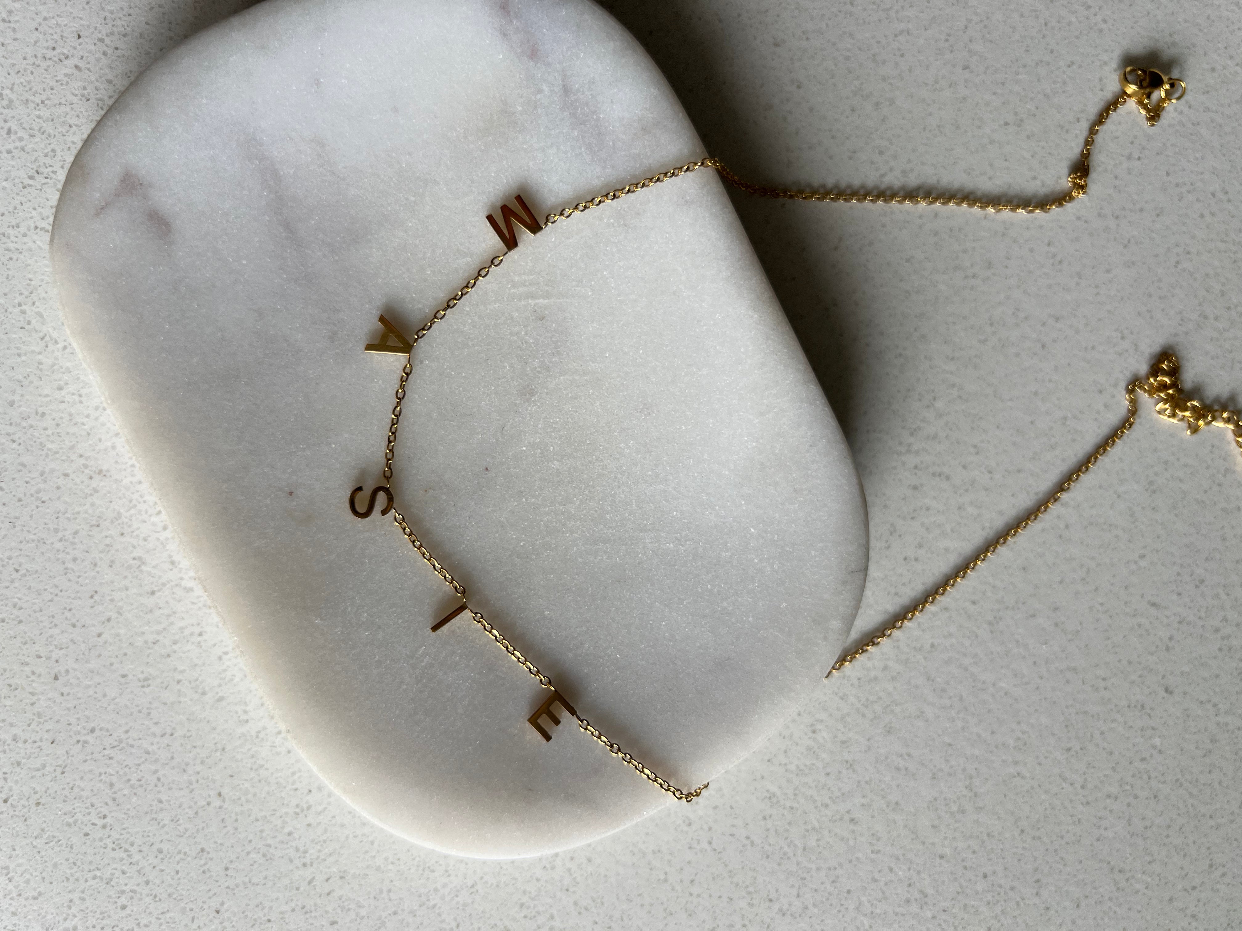 AUNT NECKLACES | 16 Terms | Spaced Out/Pendant Style | Tarnish Free | 18ct Gold Plated and Stainless Steel |