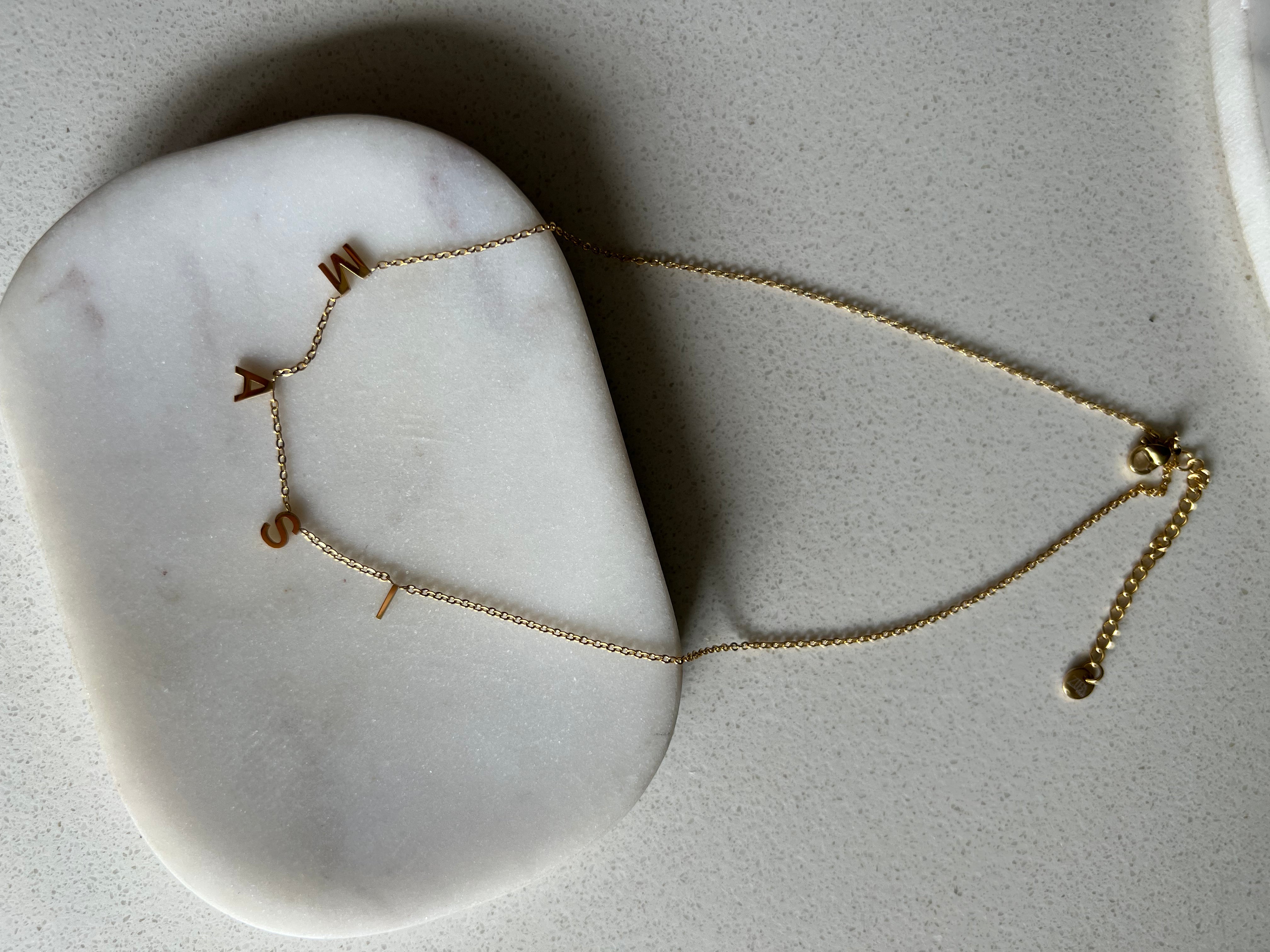 AUNT NECKLACES | 16 Terms | Spaced Out/Pendant Style | Tarnish Free | 18ct Gold Plated and Stainless Steel |