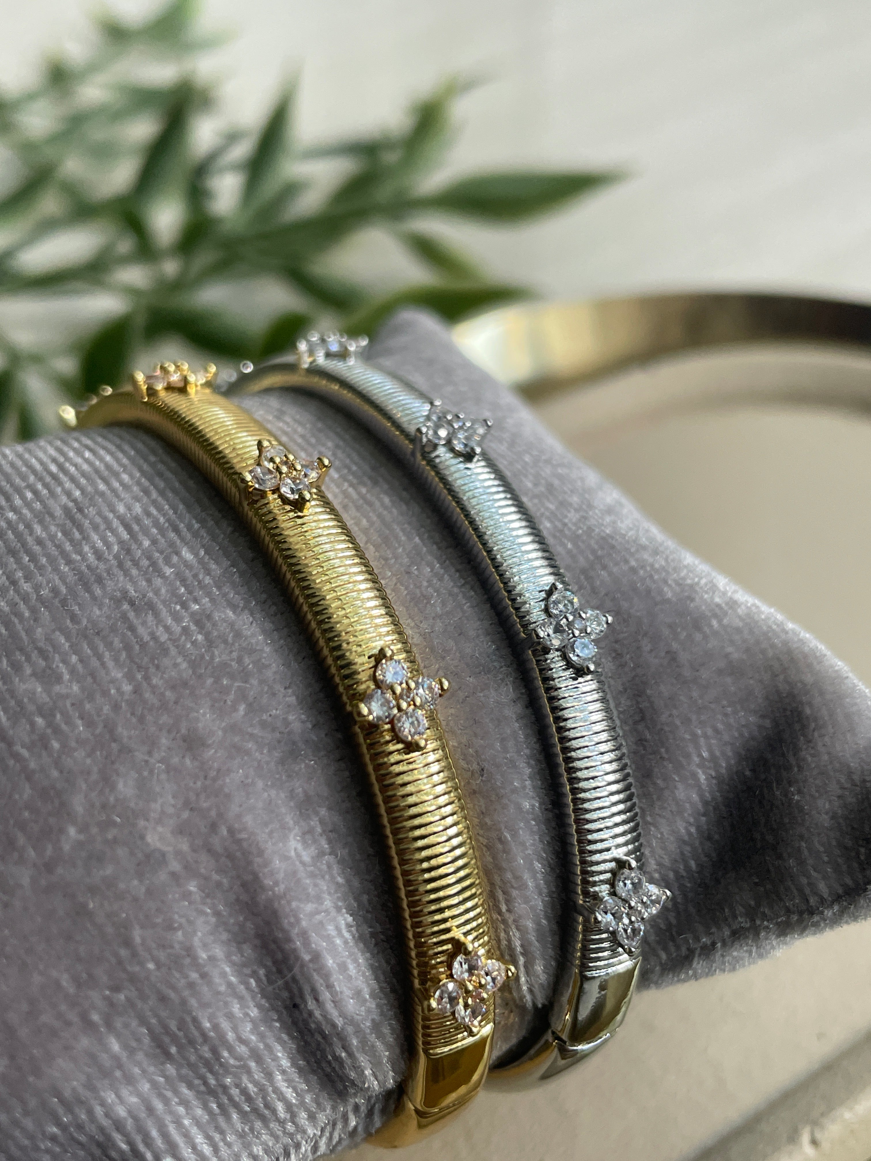 DAHLIA| Gold/Silver Flower Bangle