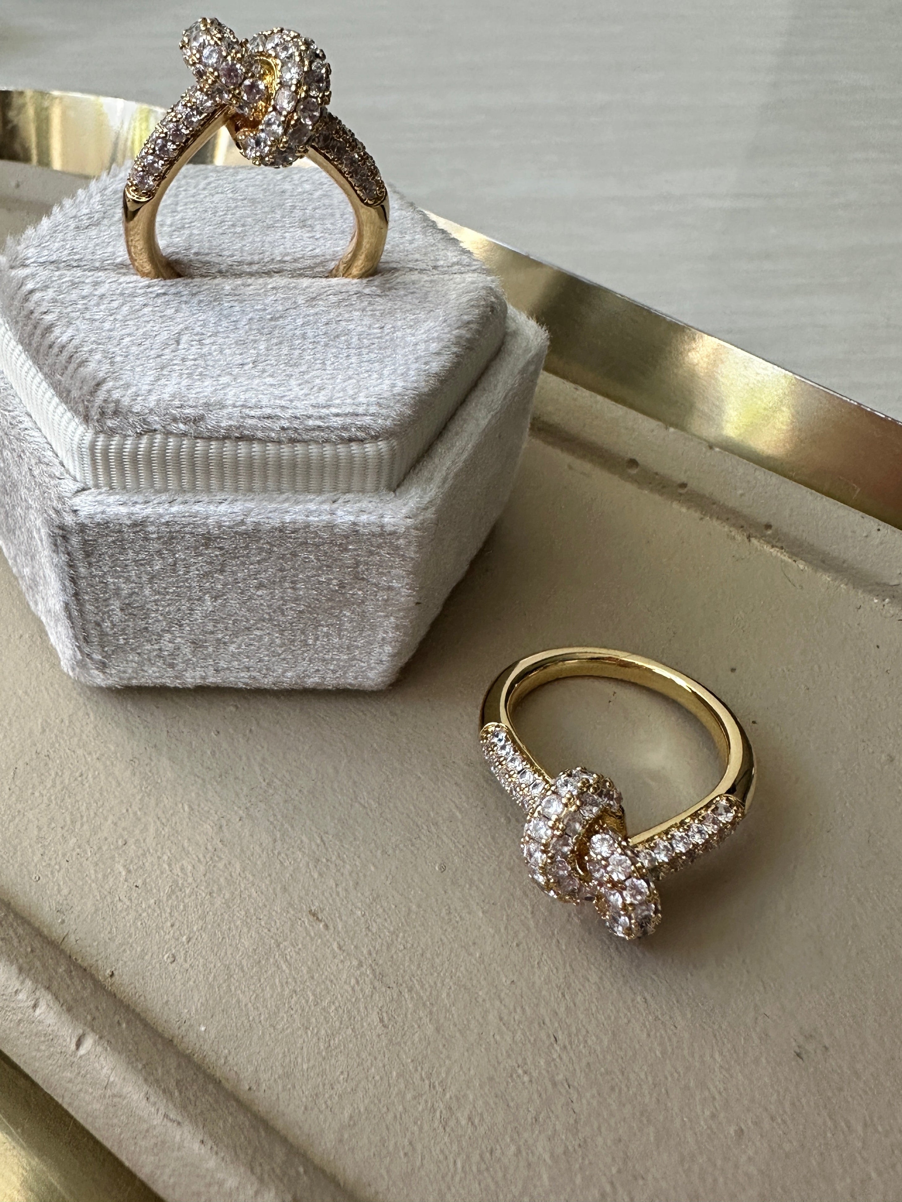 LOVEKNOT| Encrusted Gold Knot Ring
