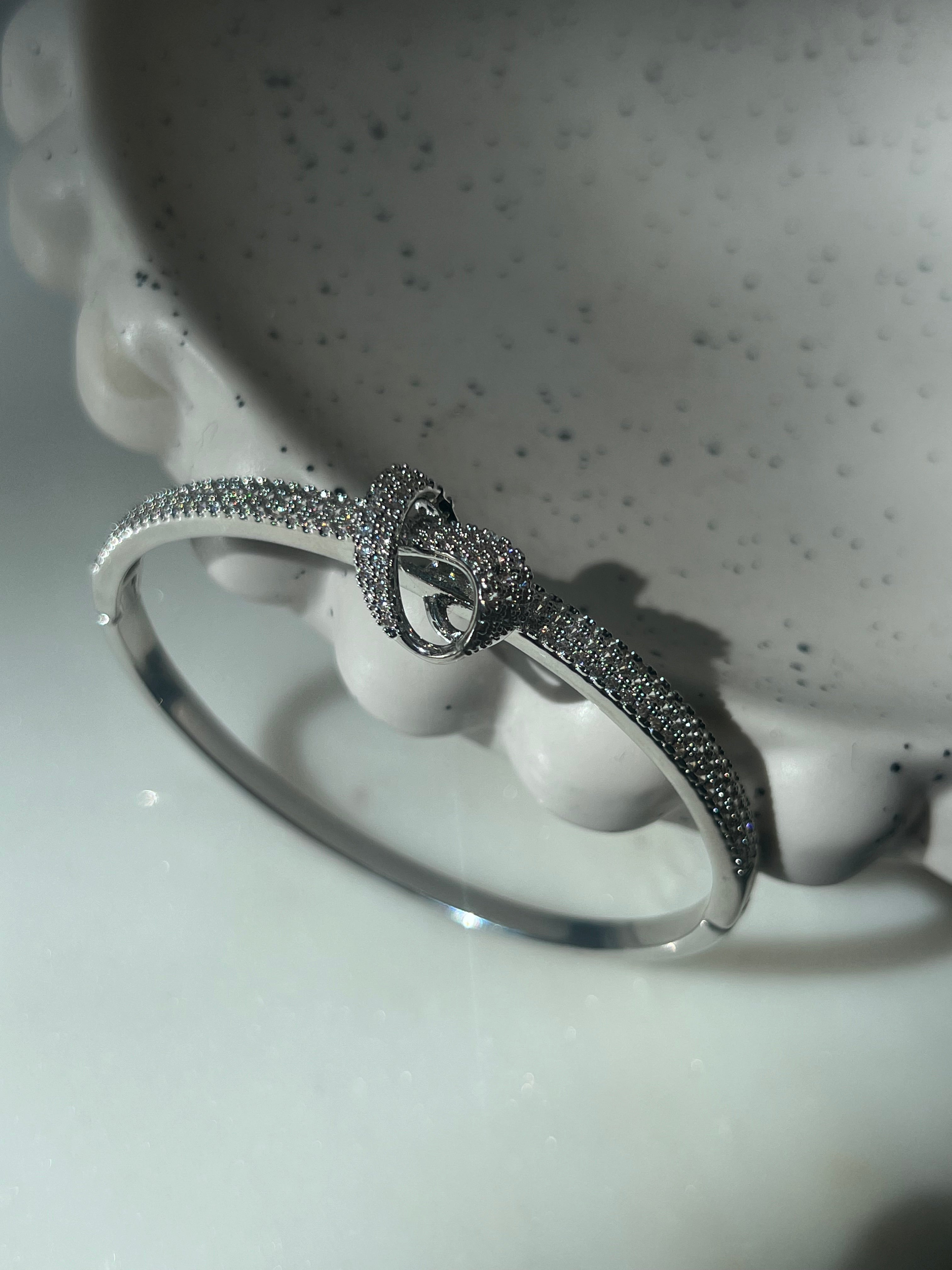 LOVELOOP| Gold/Silver Knot Bangle