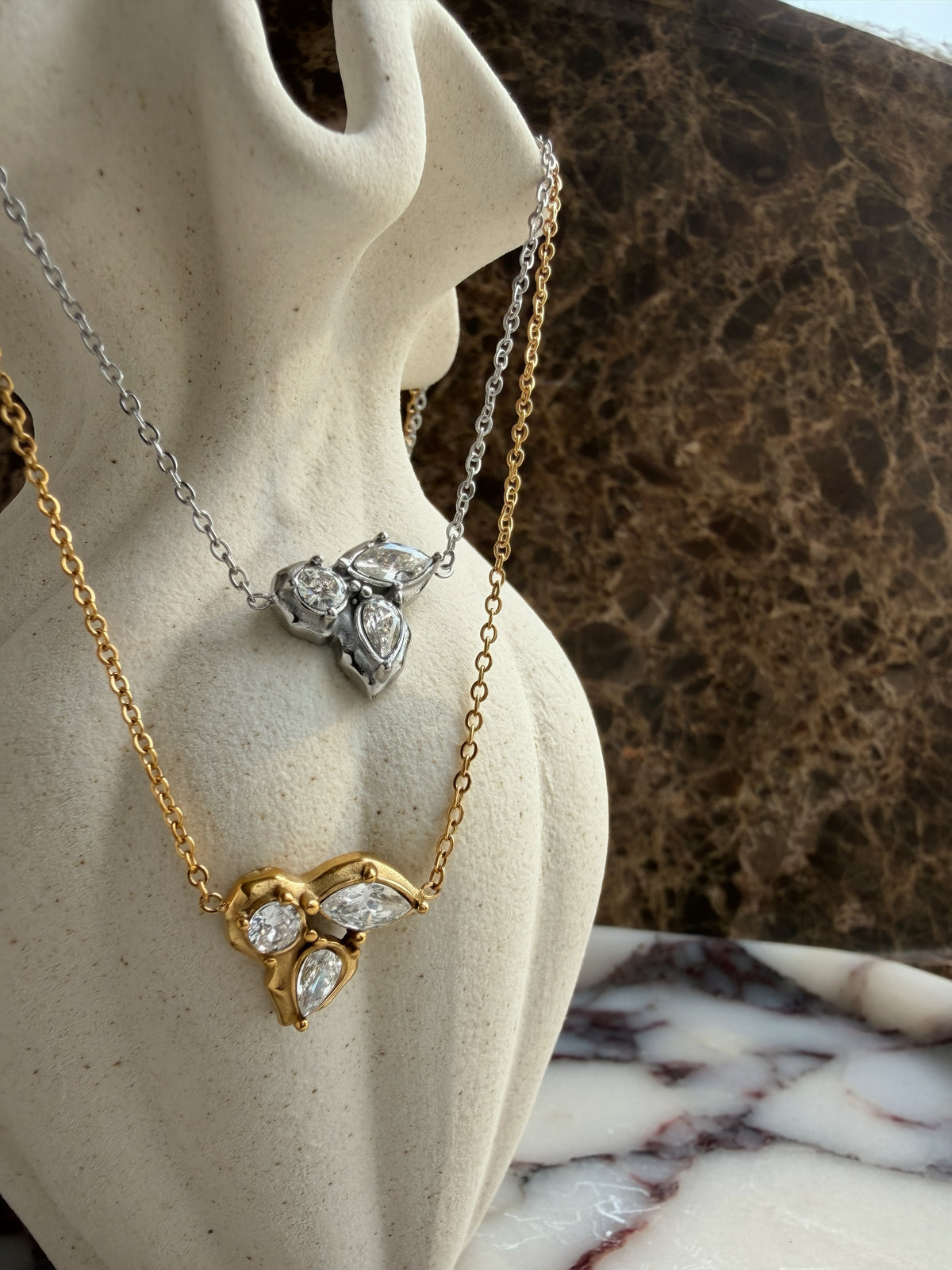 FLEUR| TARNISH-FREE PENDANT NECKLACE