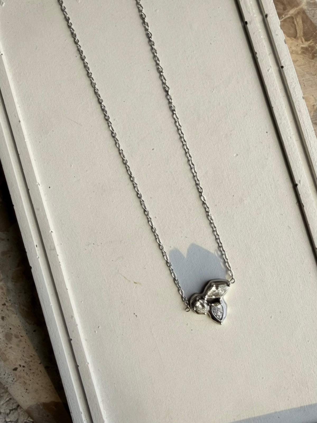 FLEUR| TARNISH-FREE PENDANT NECKLACE