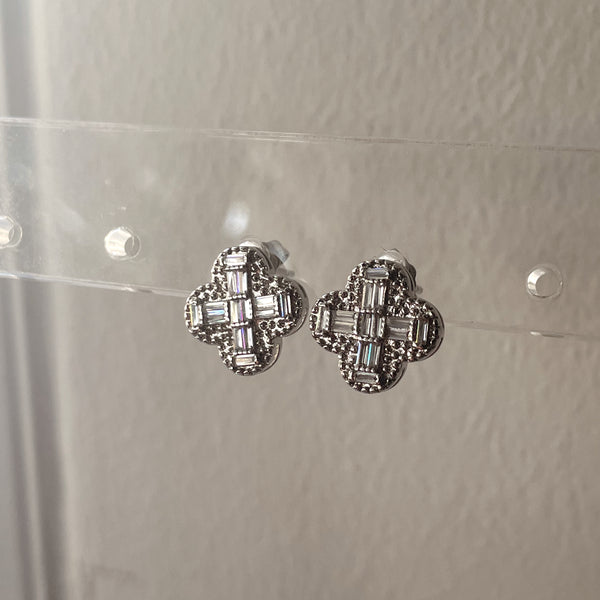 CLOVE | Silver Luxury Cubic Zirconia | Clove Stud | Earrings