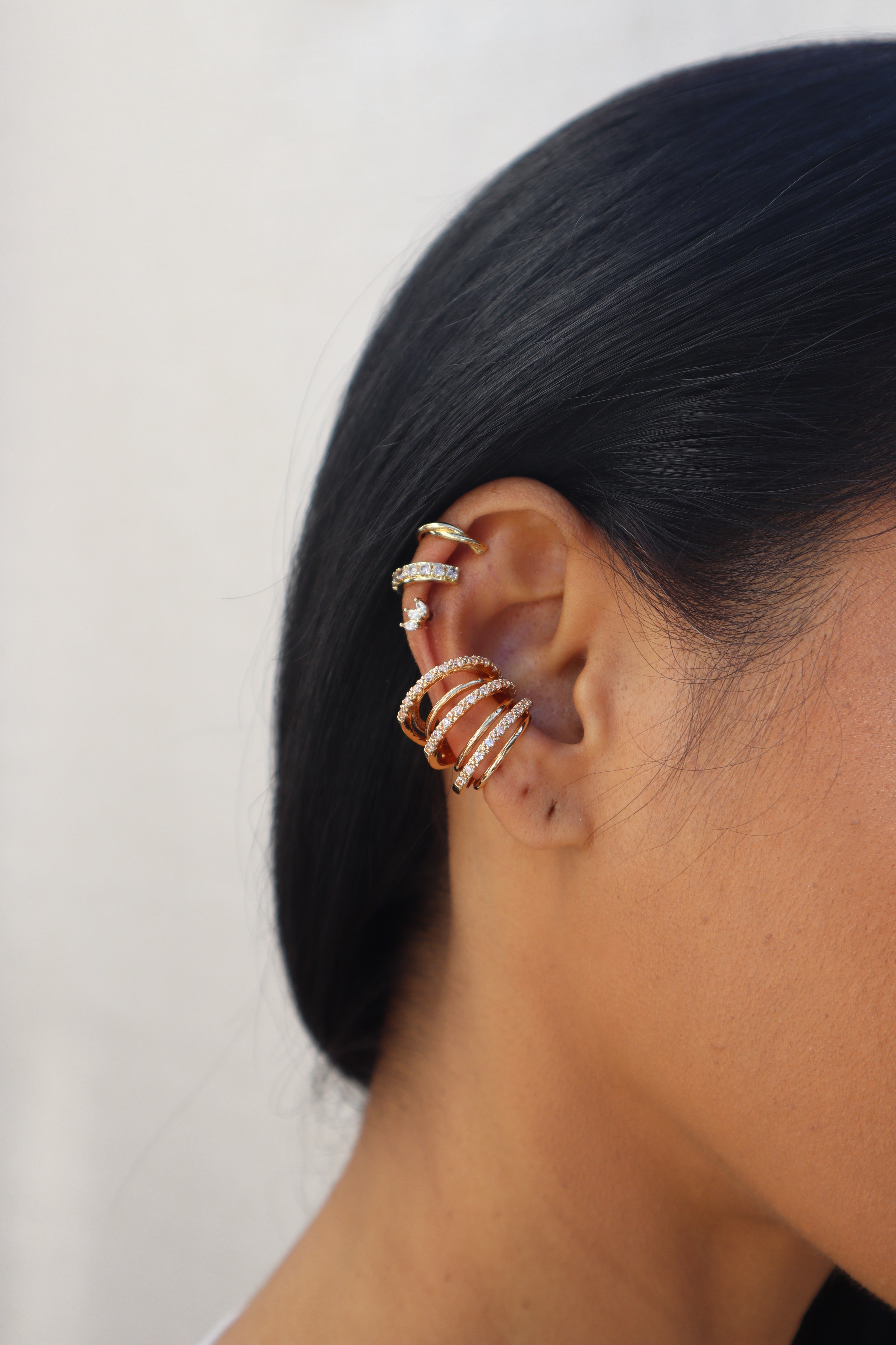 GLAMOROUS| CUBIC ZIRCONIA EAR-CUFF| SINGLE PIECE