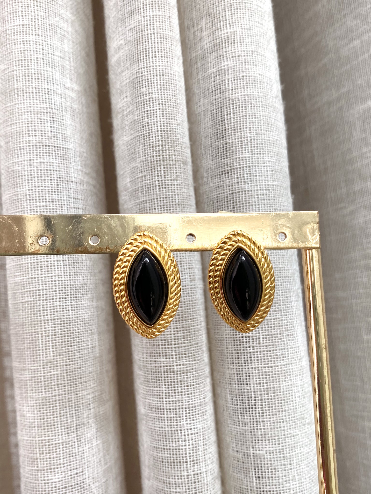 BECKY| Tarnish Free | Gold And Black Oval Vintage Stud | Earrings
