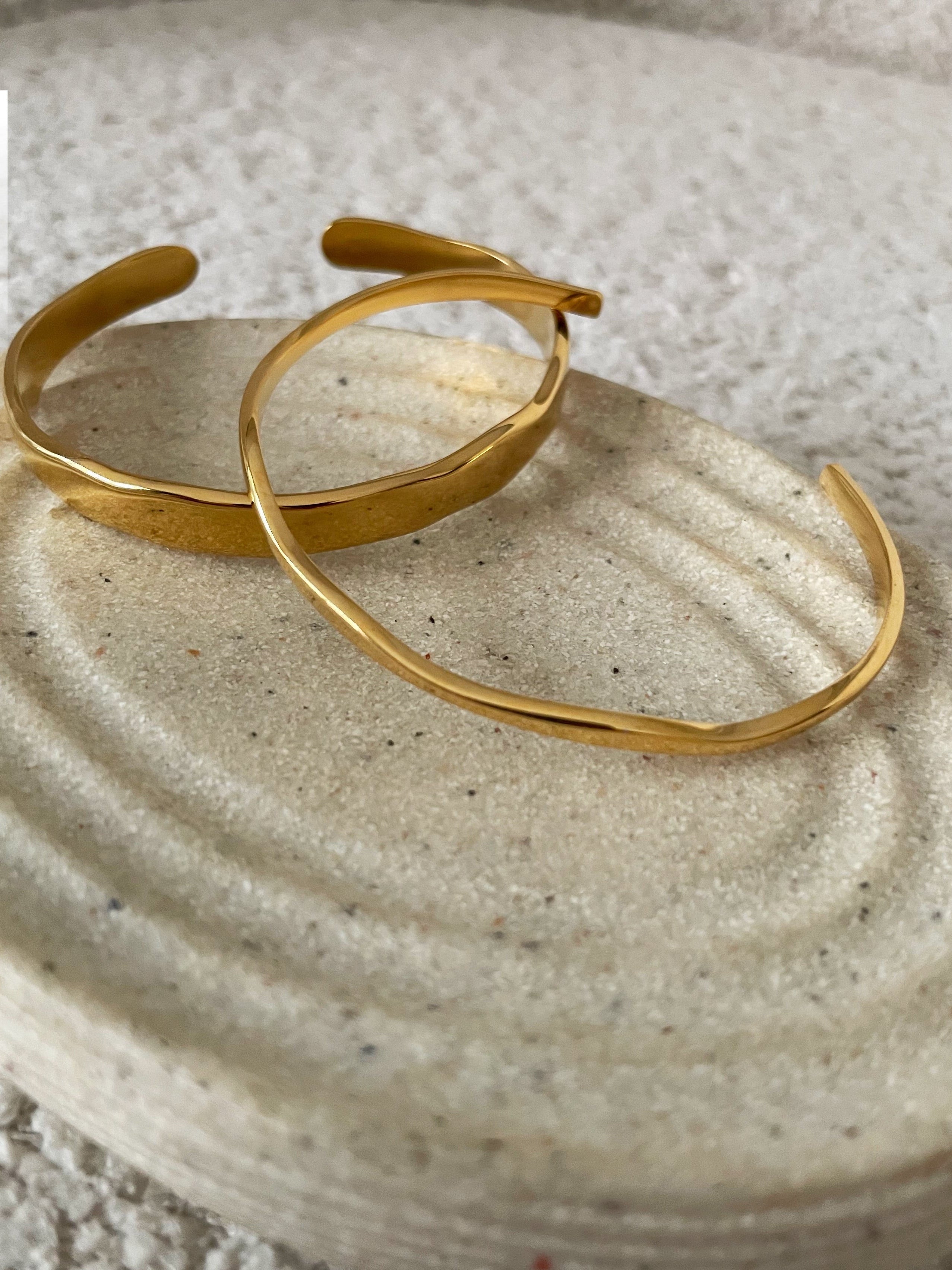 EBB & GLOW | Tarnish-Free| Irregular Gold Bangle Set