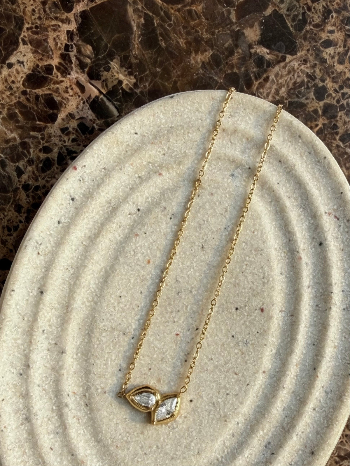 FLEUR| TARNISH-FREE PENDANT NECKLACE