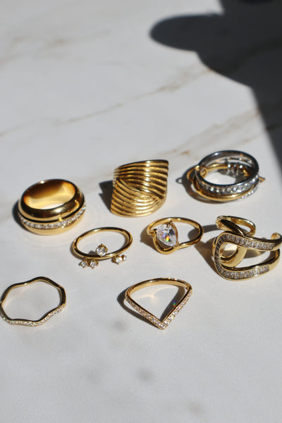 SCATTERED DIAMONDS | Tarnish Free | Minimalist Gold Ring