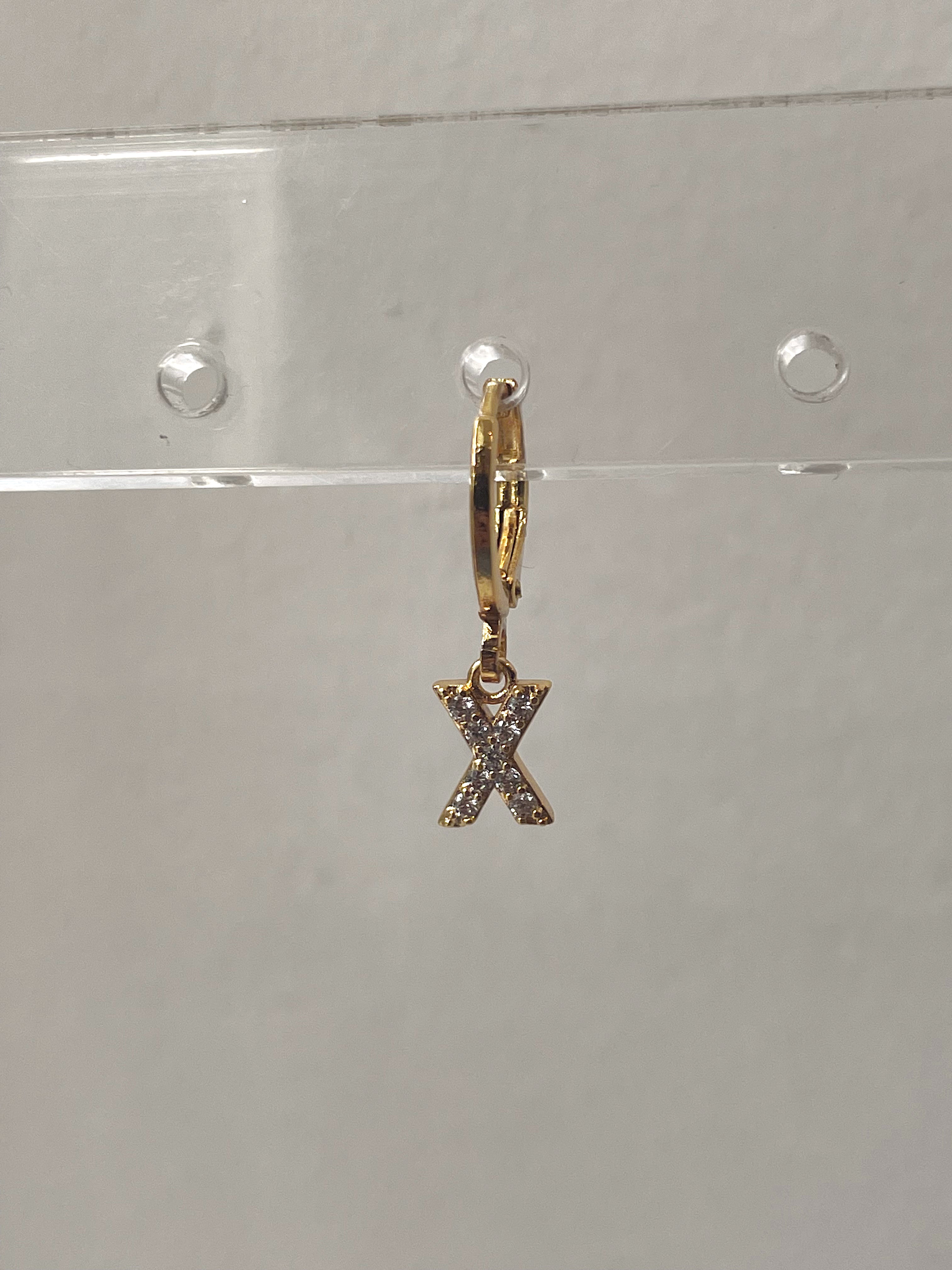 INITIAL HUGGIES | Earrings (One Piece)