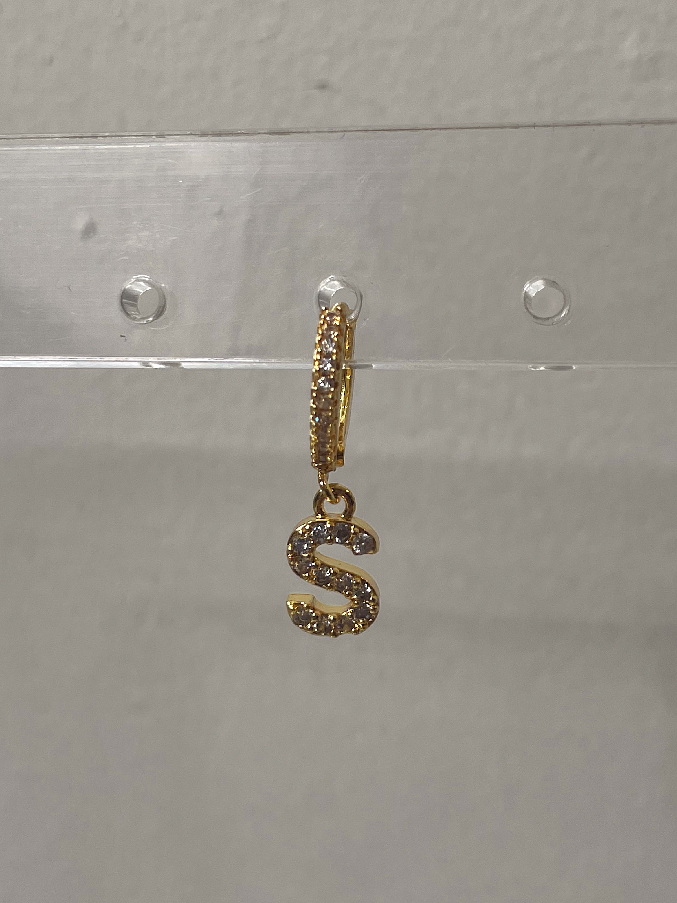 INITIAL HUGGIES | Earrings (One Piece)