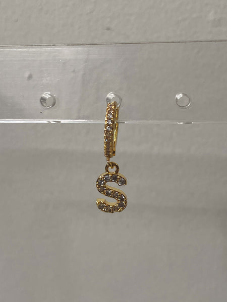 INITIAL HUGGIES | Earrings (One Piece)