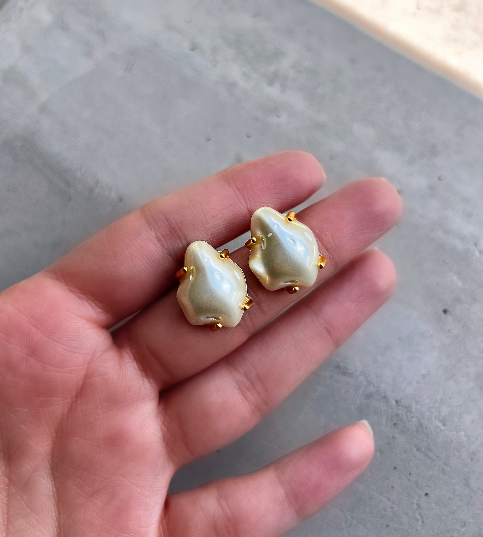 CELINE Pearl earrings  | Gold Irregular Pearl Stud | Earring