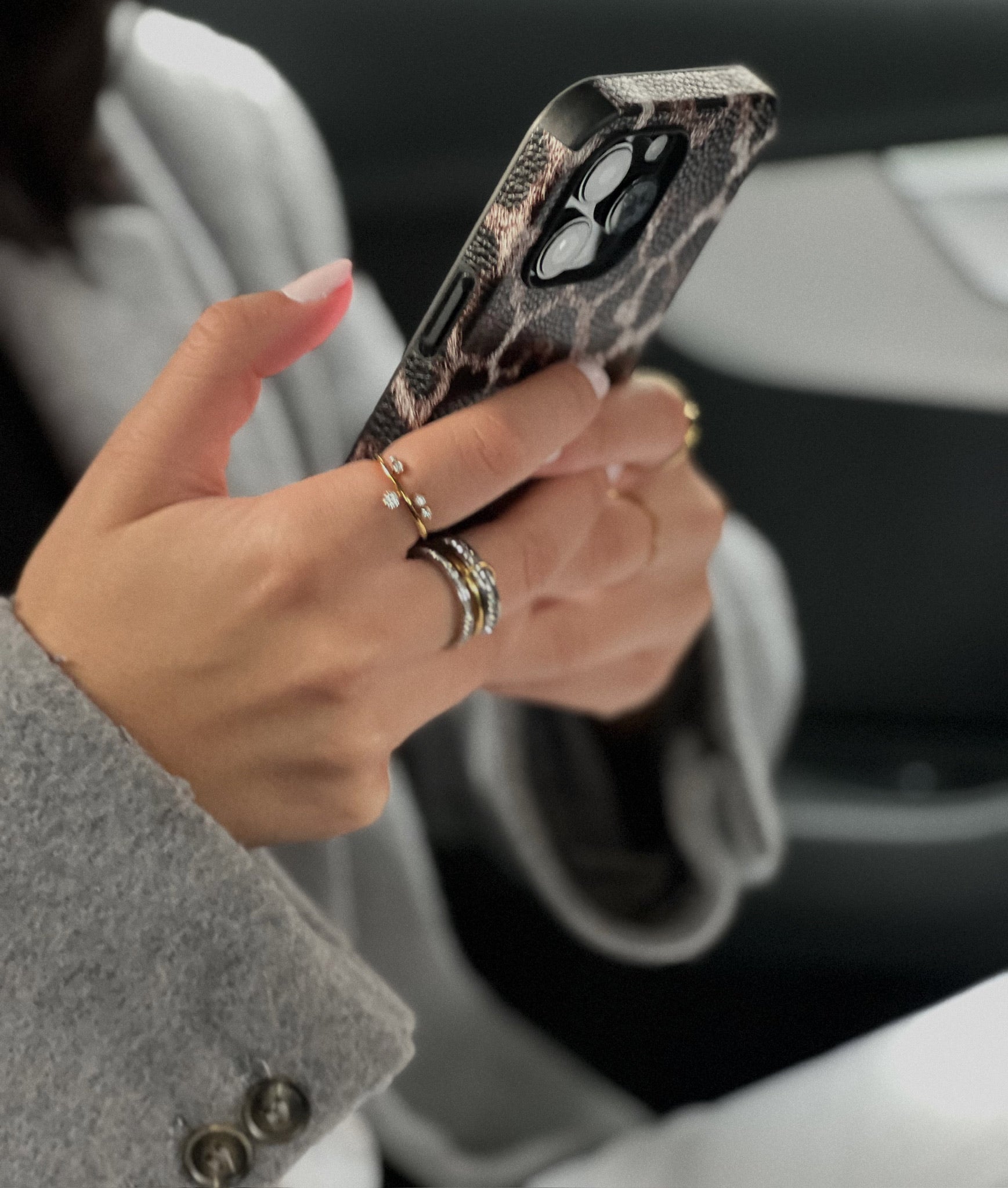 SCATTERED DIAMONDS | Tarnish Free | Minimalist Gold Ring