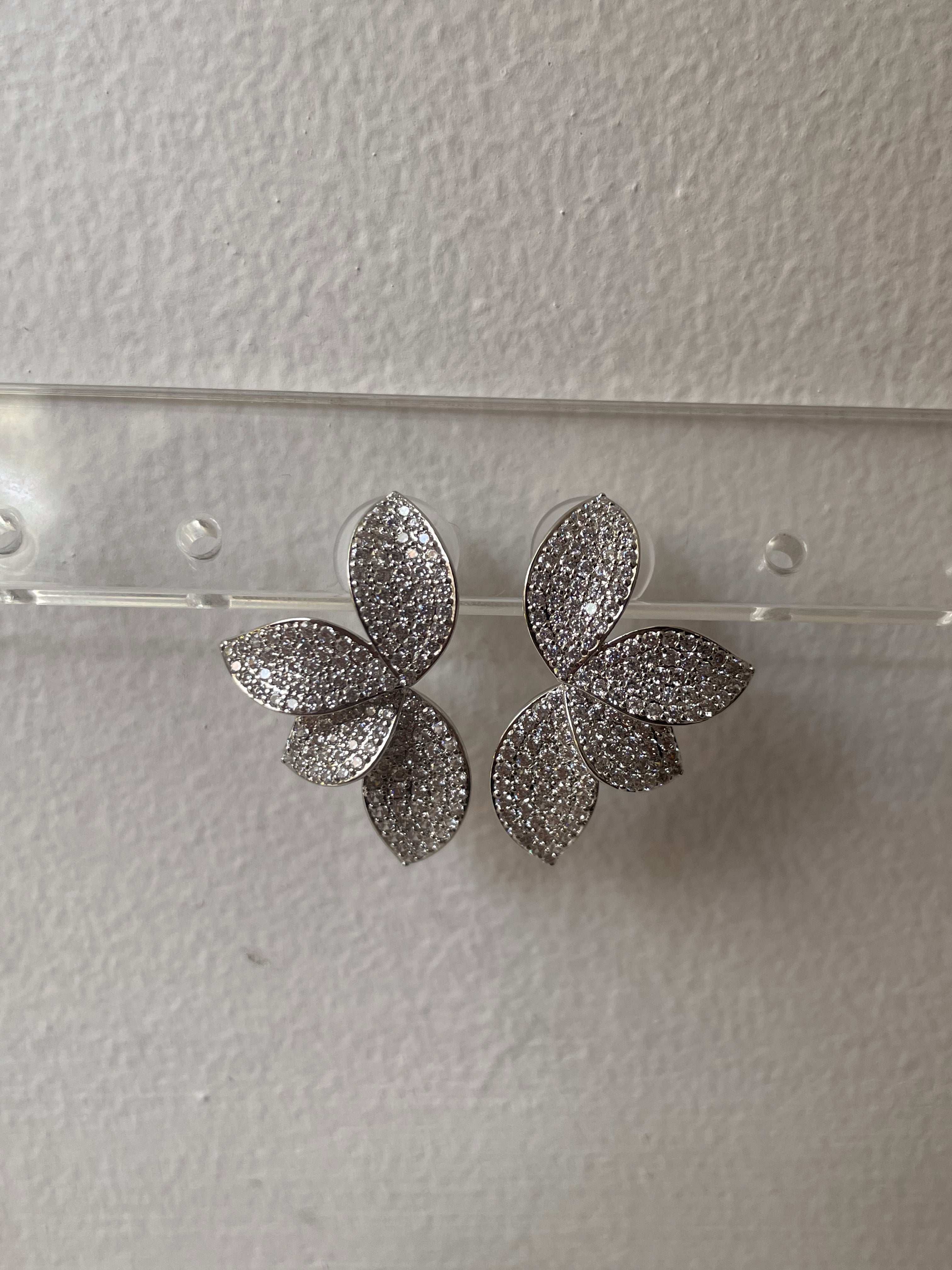 ISABELLA | Jewel Encrusted | Gold/Silver | Flower Halves | Earring