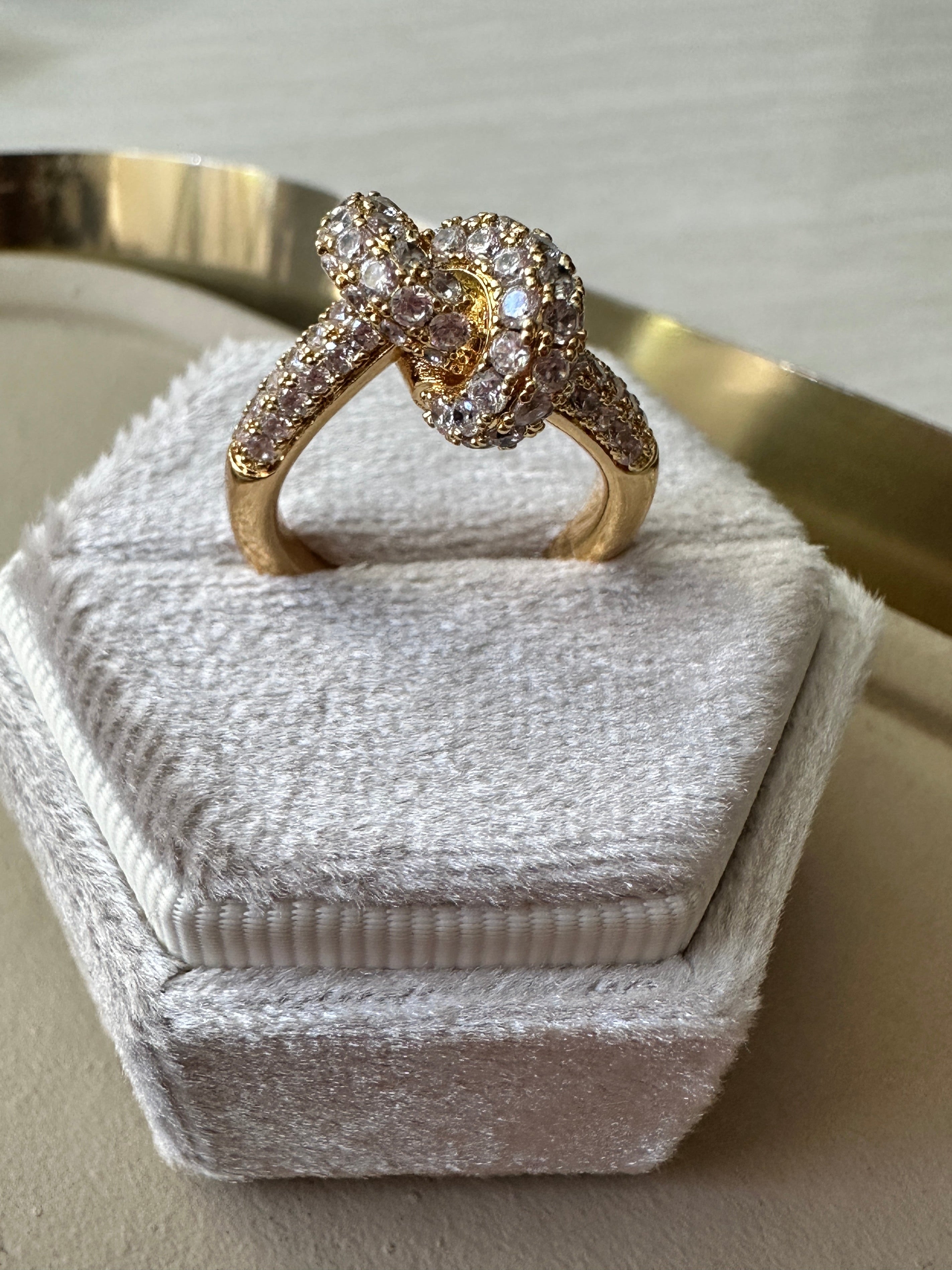 LOVEKNOT| Encrusted Gold Knot Ring