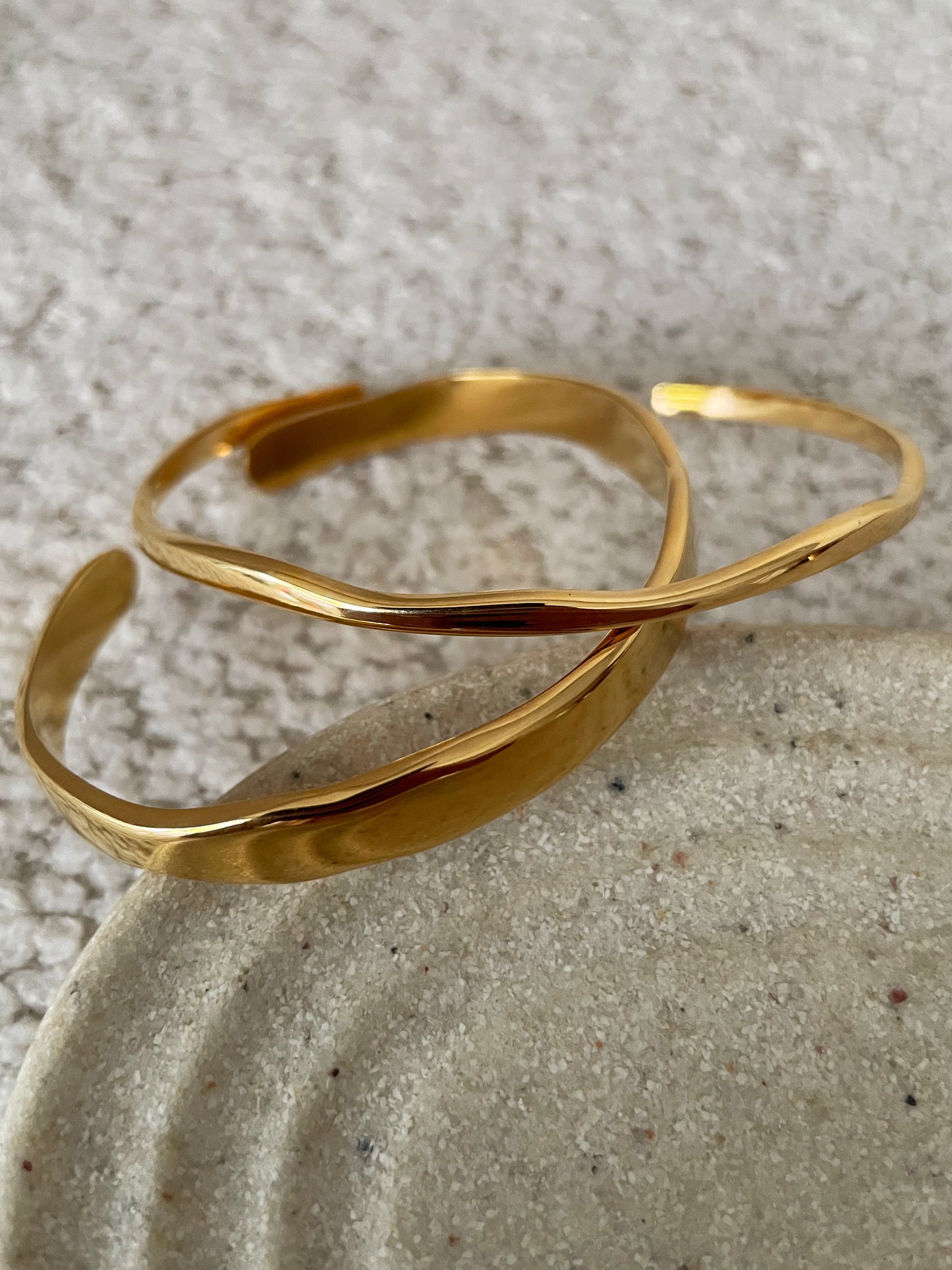 EBB & GLOW | Tarnish-Free| Irregular Gold Bangle Set
