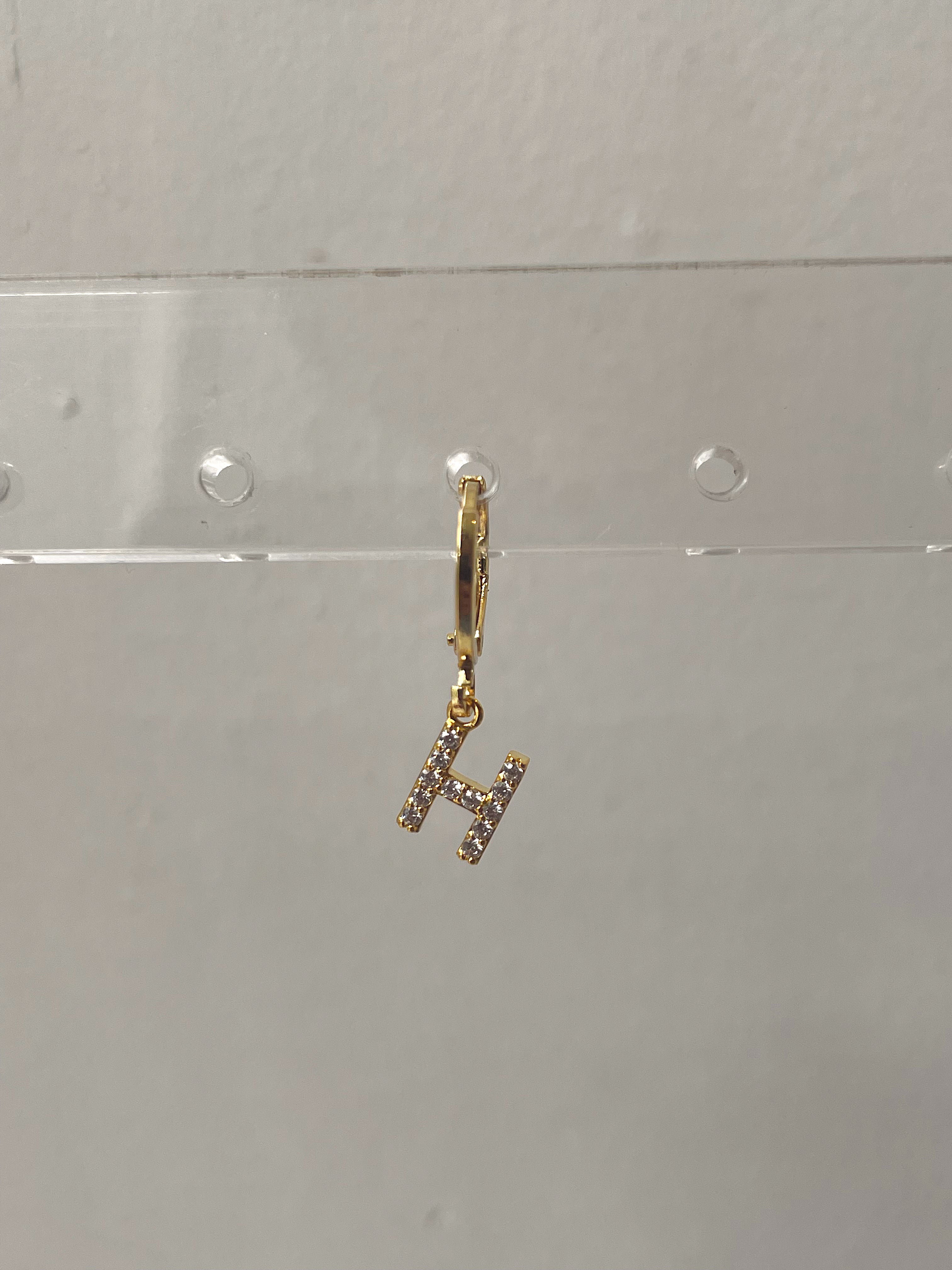 INITIAL HUGGIES | Earrings (One Piece)