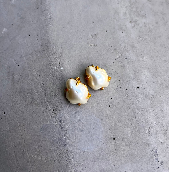CELINE Pearl earrings  | Gold Irregular Pearl Stud | Earring