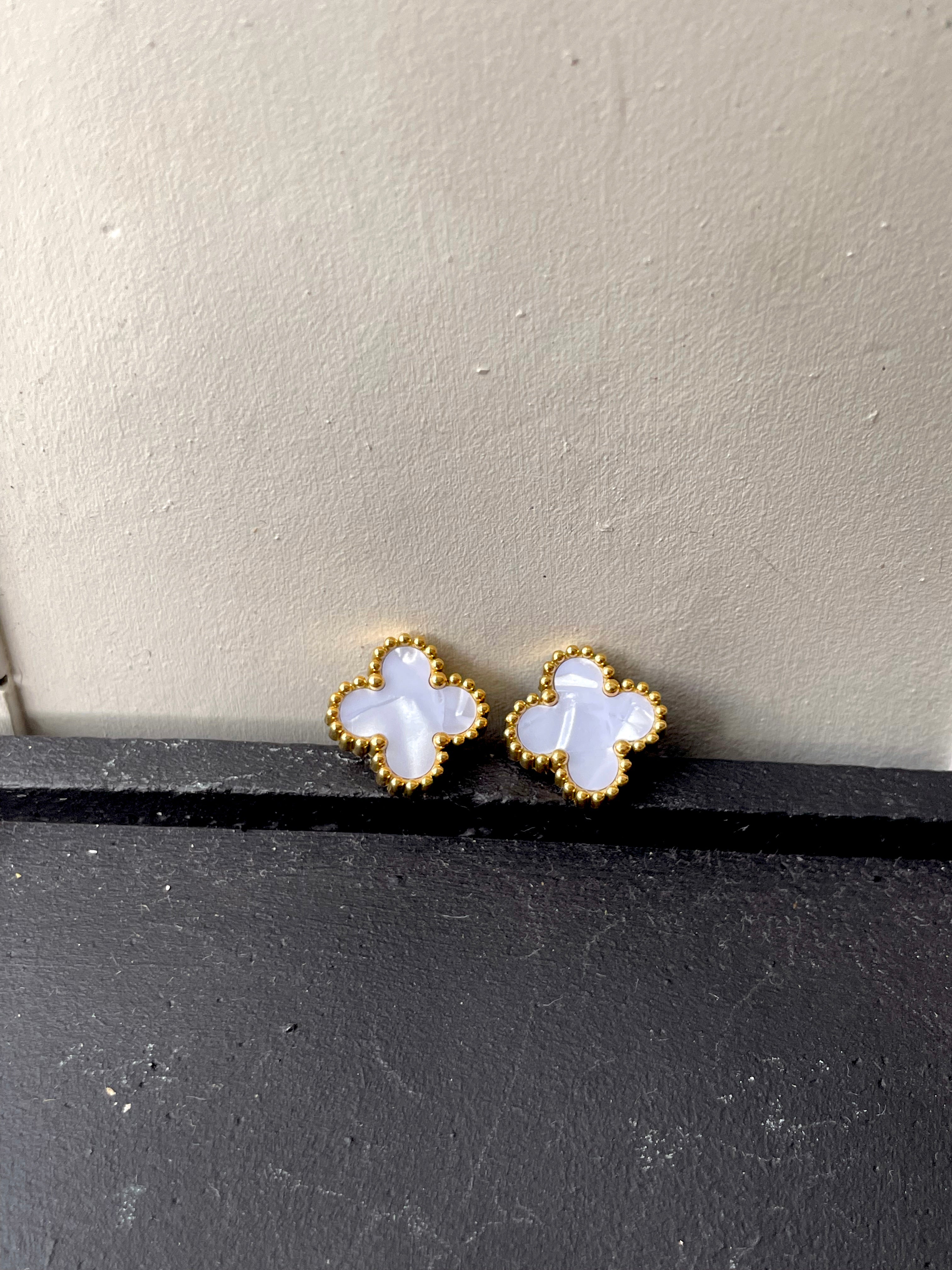 CLOVER EARRING | Tarnish Free | Gold/Silver Black/White Clover Flower | Earring