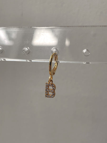 INITIAL HUGGIES | Earrings (One Piece)