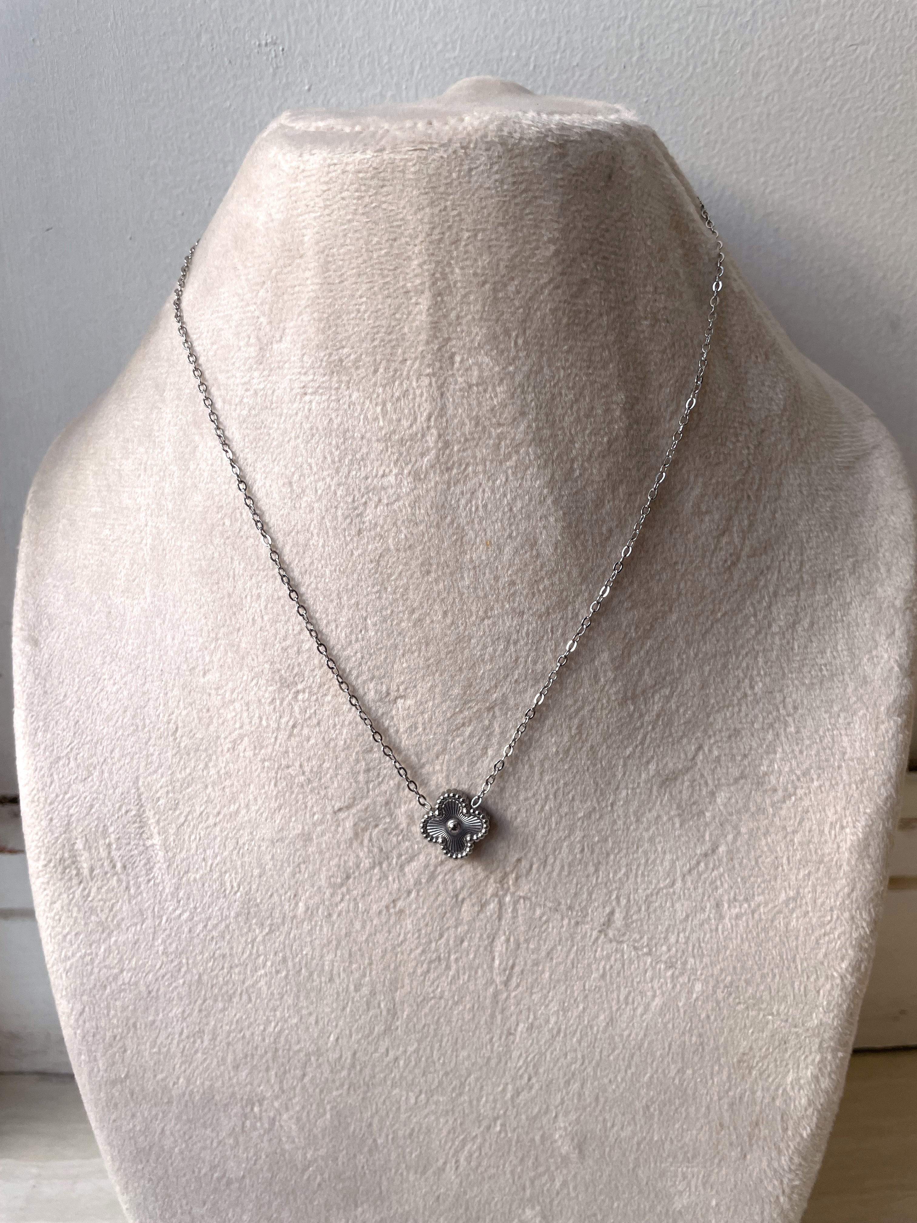 FLOWER SINGLE | Tarnish Free | Gold Black/White Single Flower | Necklace