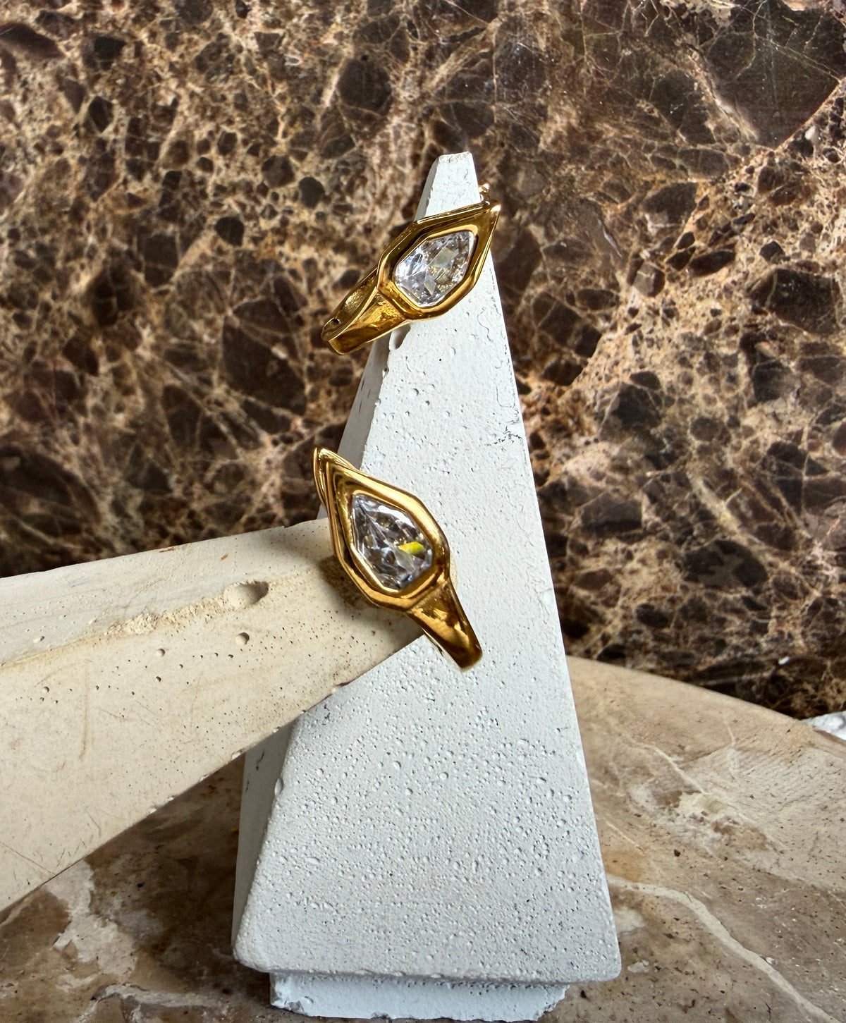FLICKER| TARNISH-FREE| GOLD HOOP EARRINGS