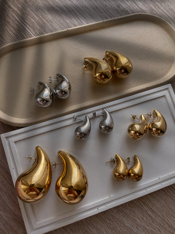 Ekani Pachi Kundan Brass Hasli Necklace In Anti-tarnish Gold Polish