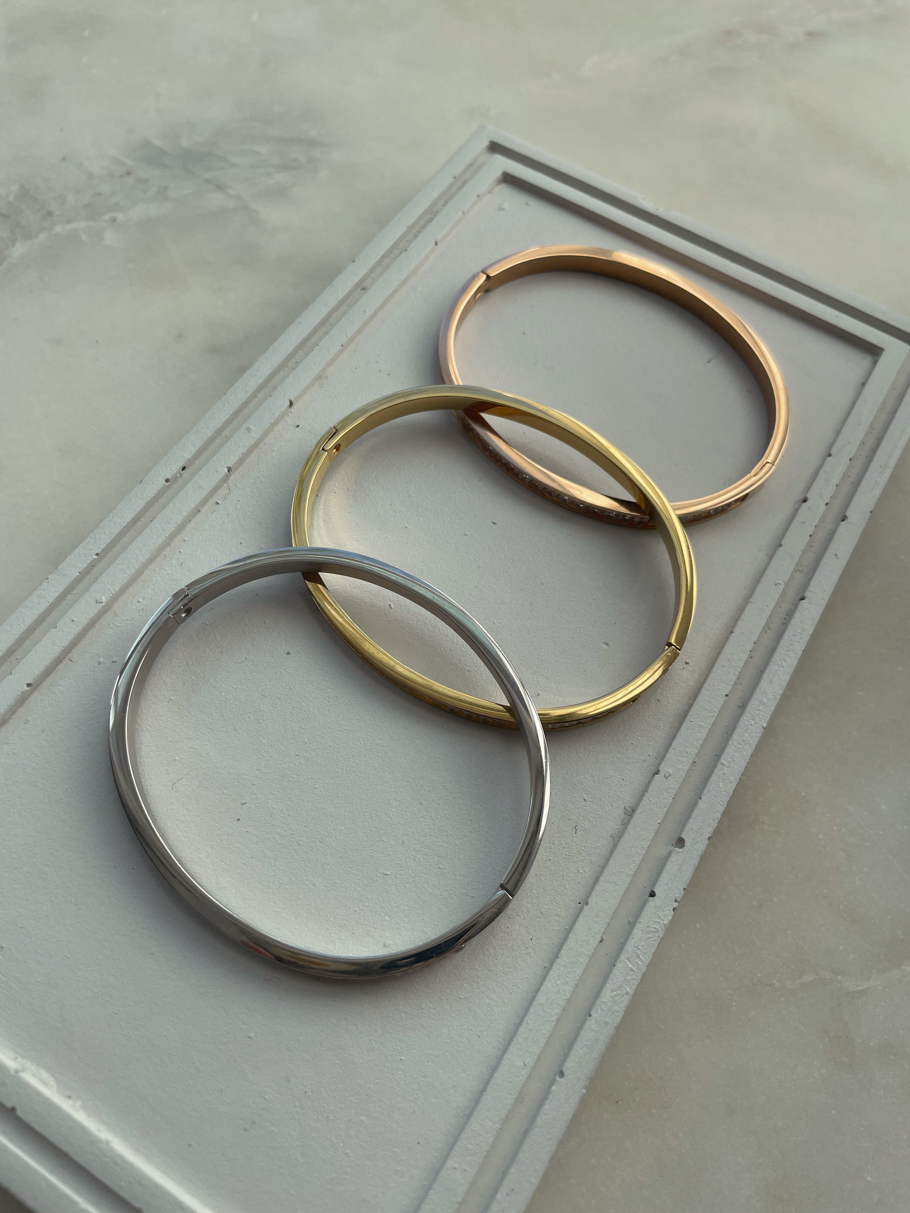 WONDERLAND | Tarnish Free | Gold/Silver/Rose-Gold | Cubic Zirconia | Bangle