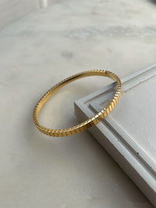 BERLIN | Tarnish Free | Gold/Silver/Rose-Gold Ridged | Bangle